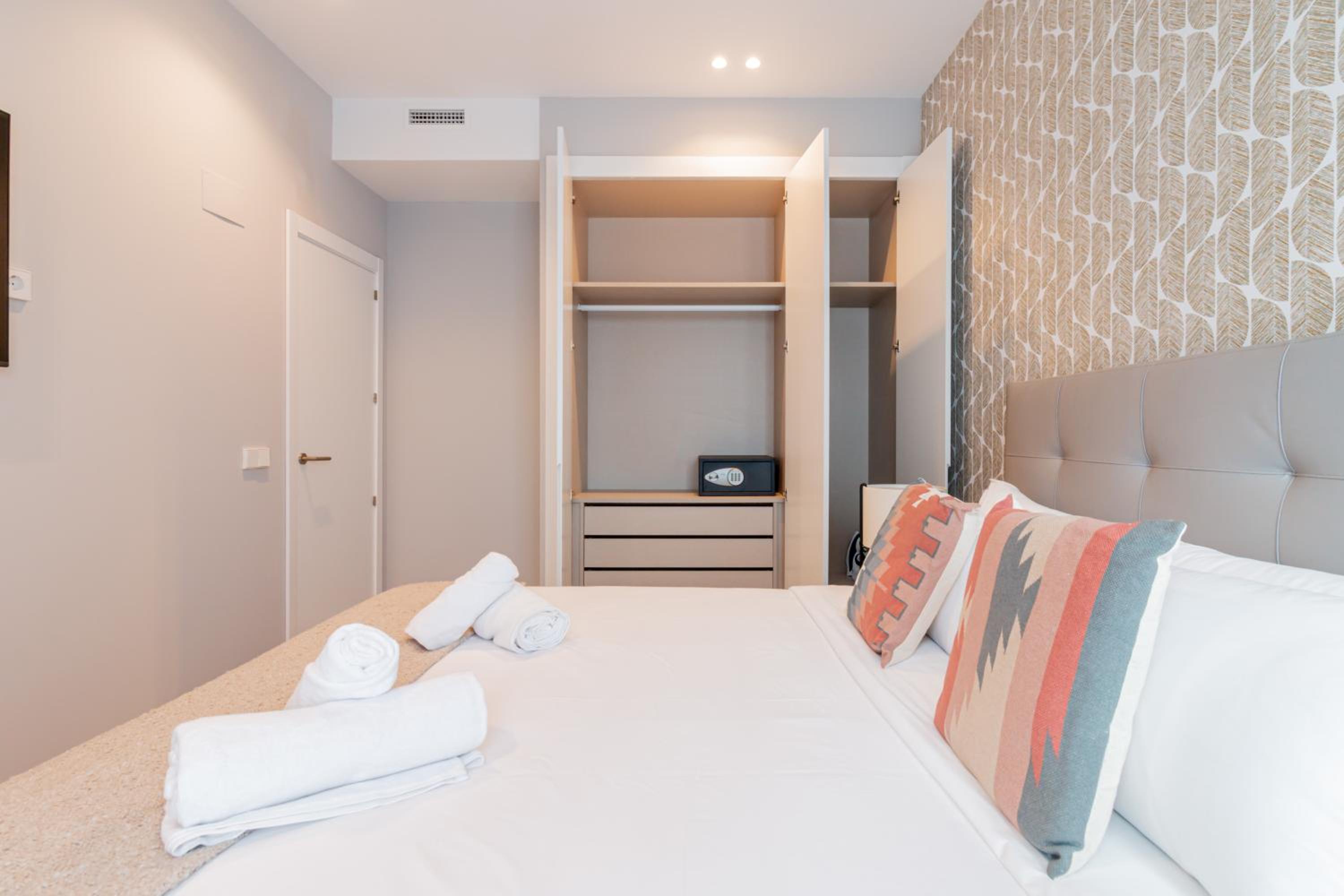 Home Art Apartments Bernabéu