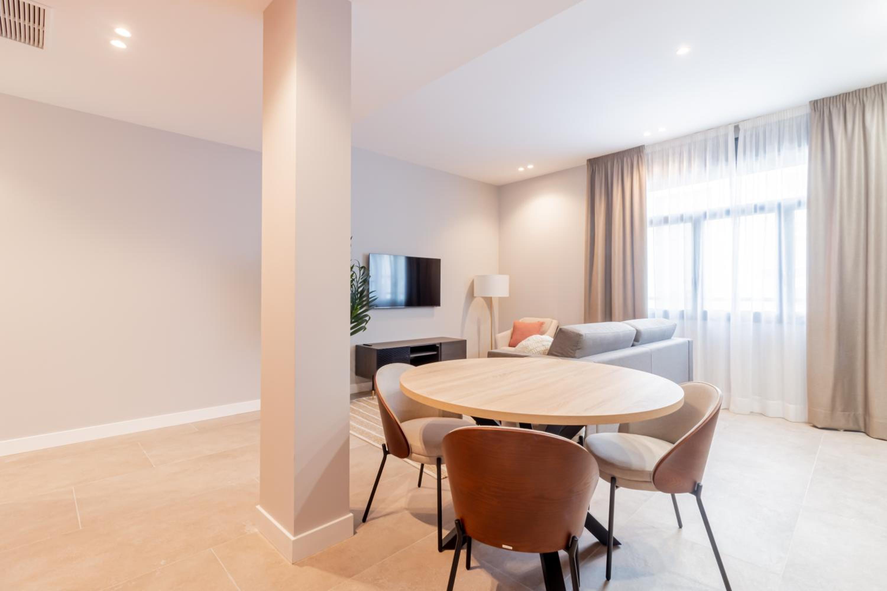 Home Art Apartments Bernabéu