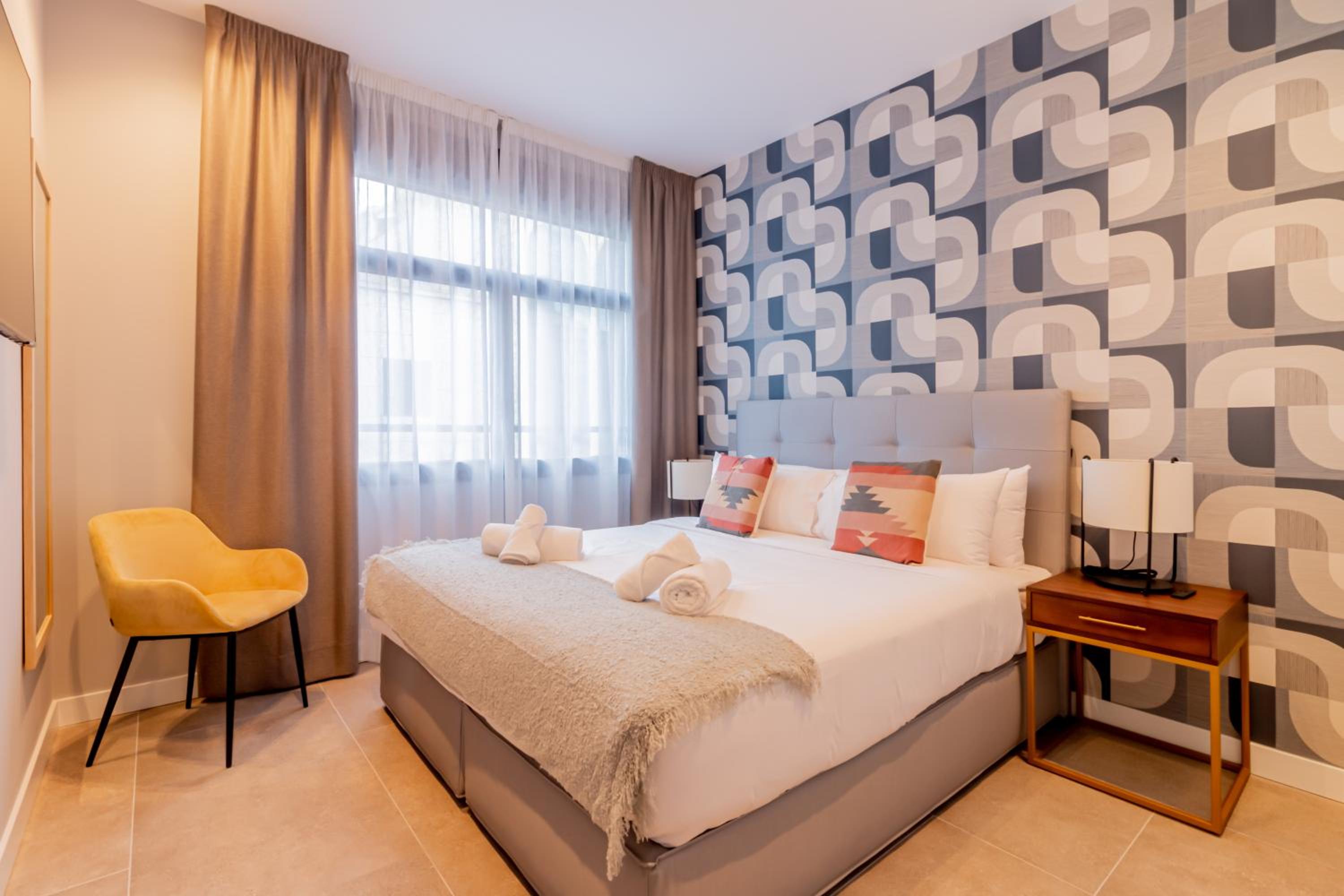 Home Art Apartments Bernabéu