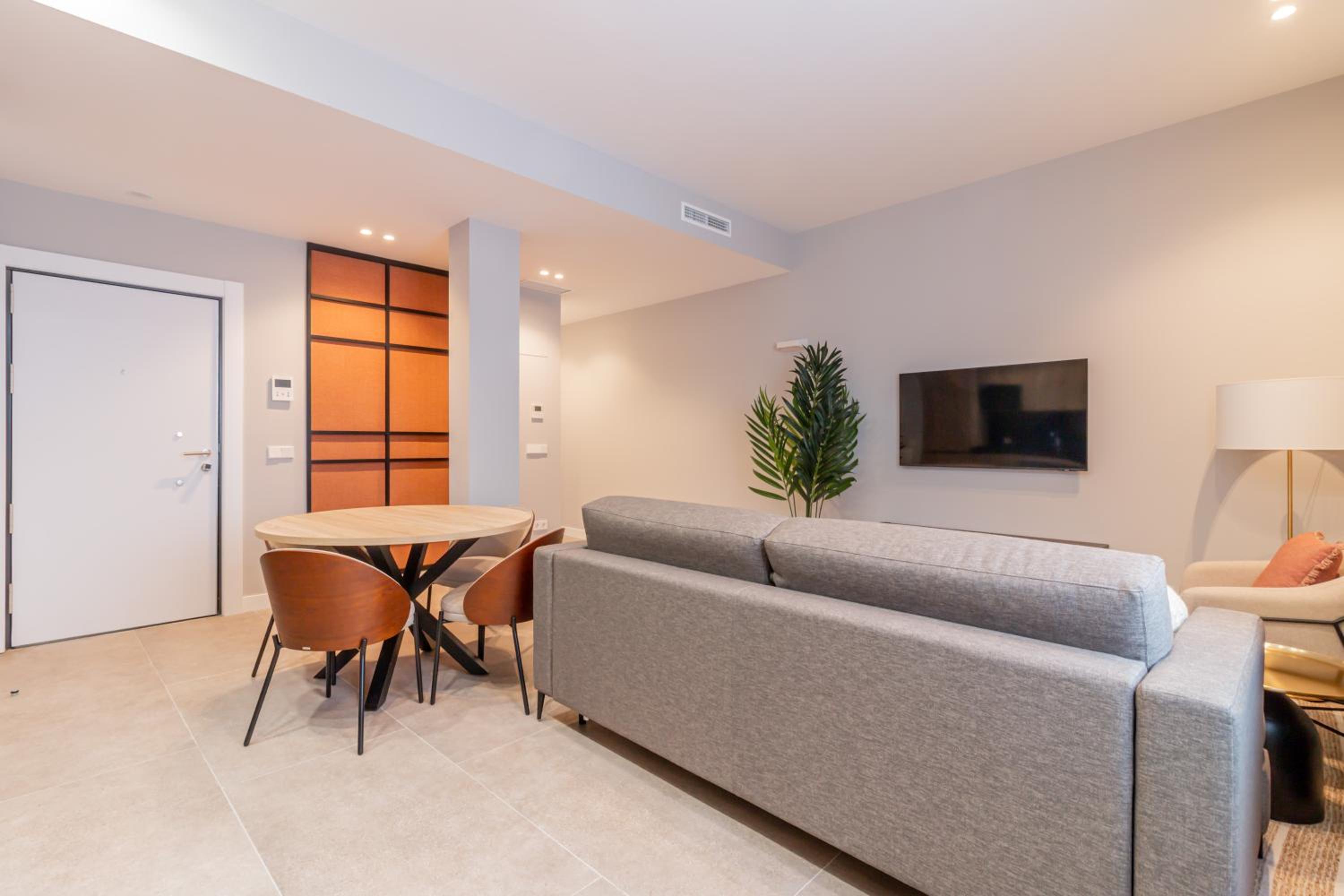 Home Art Apartments Bernabéu