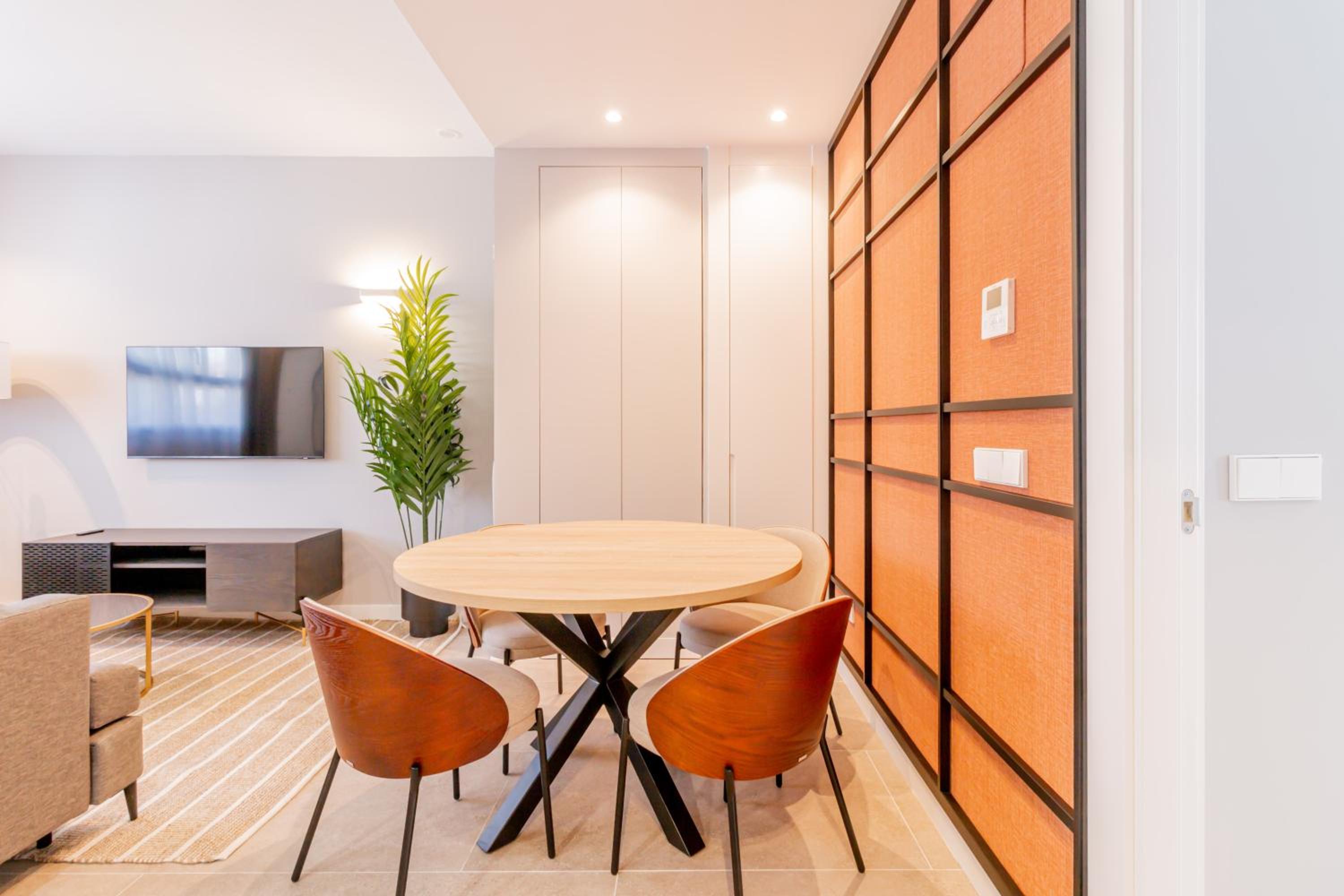 Home Art Apartments Bernabéu