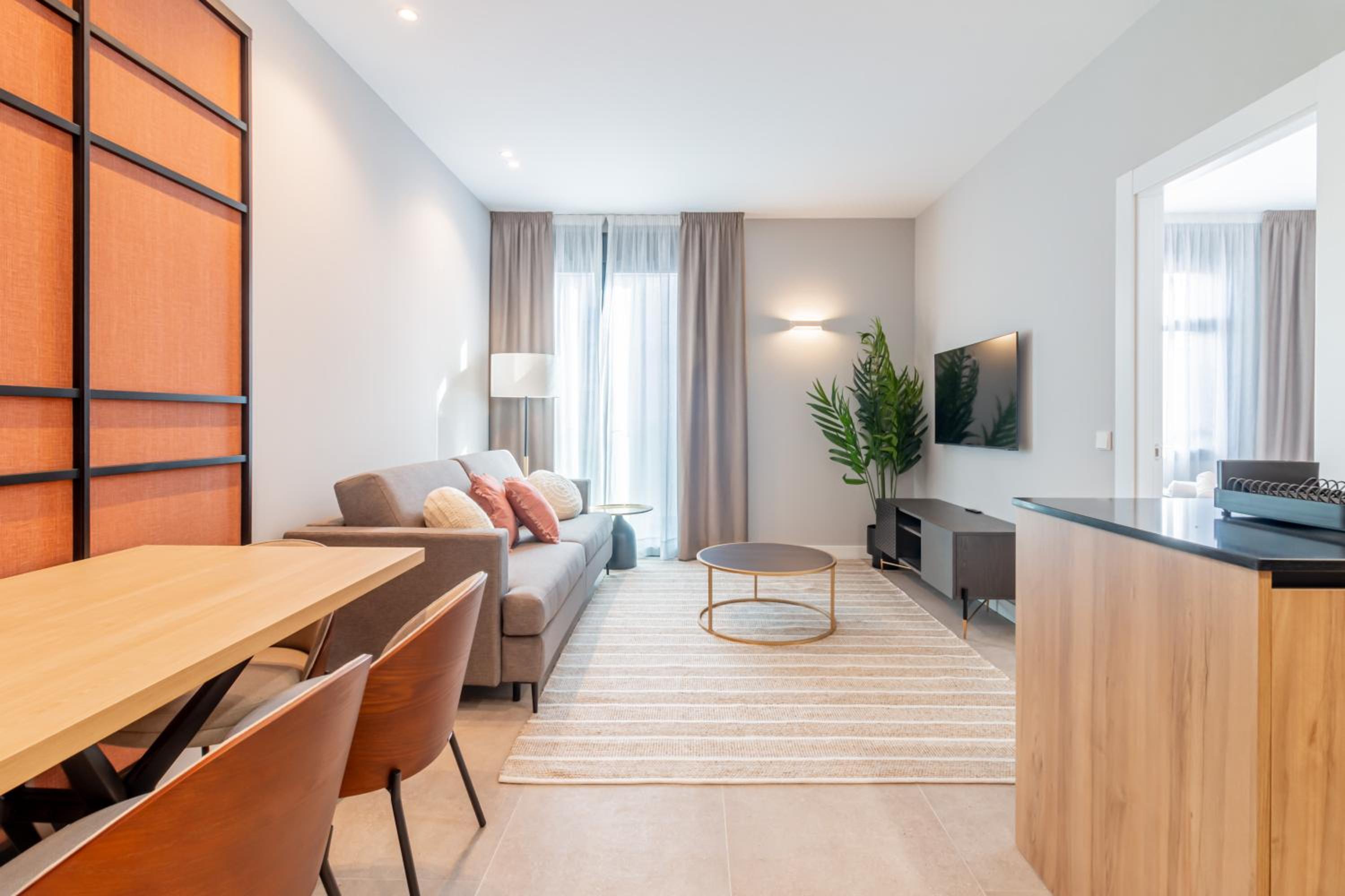 Home Art Apartments Bernabéu