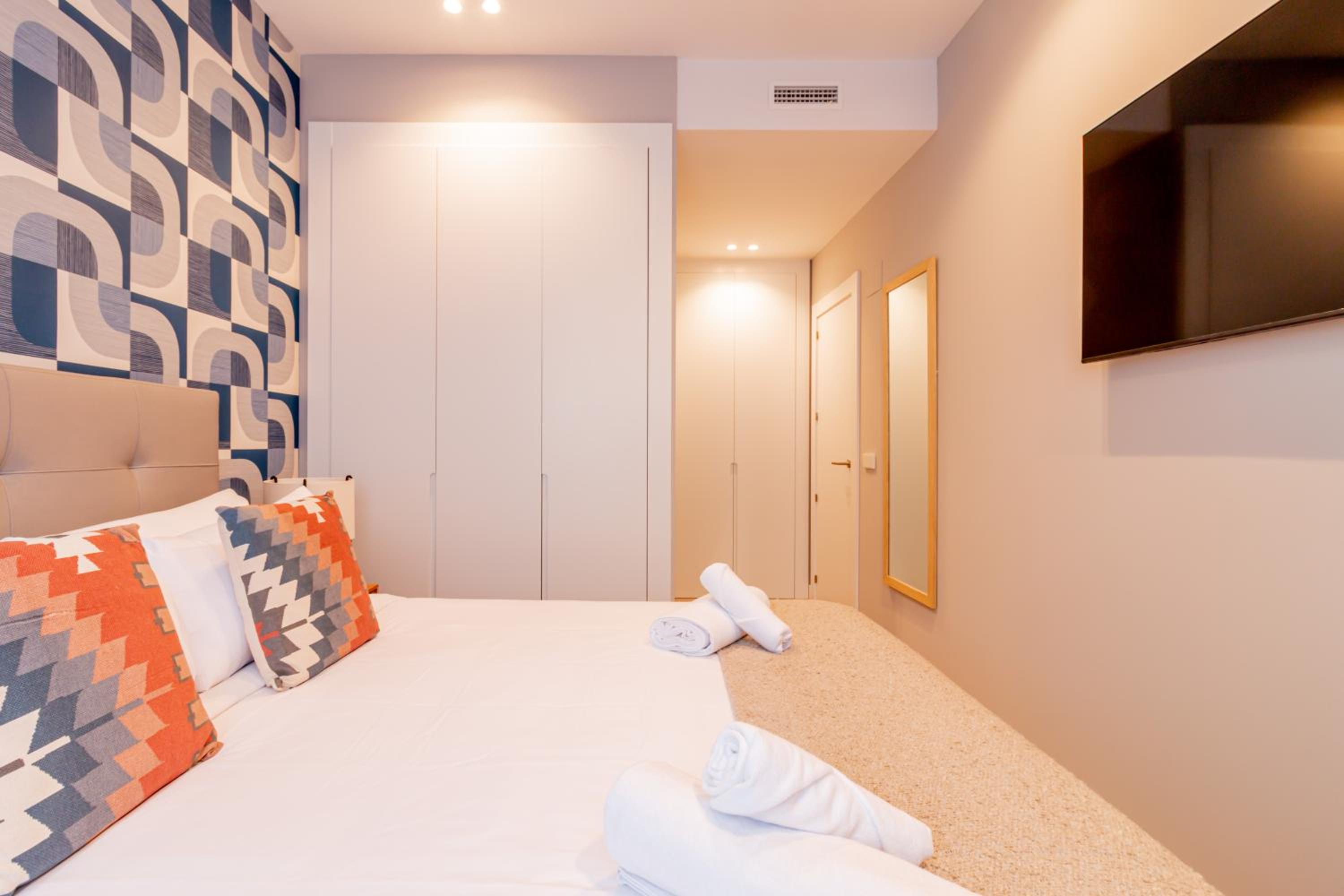 Home Art Apartments Bernabéu