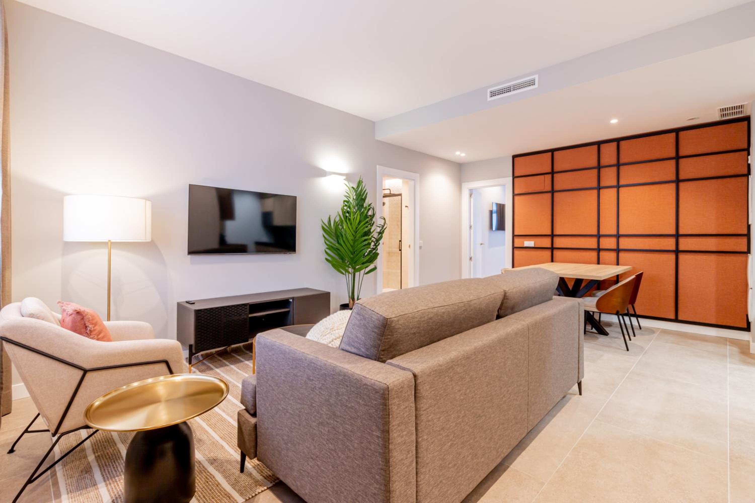 Home Art Apartments Bernabéu
