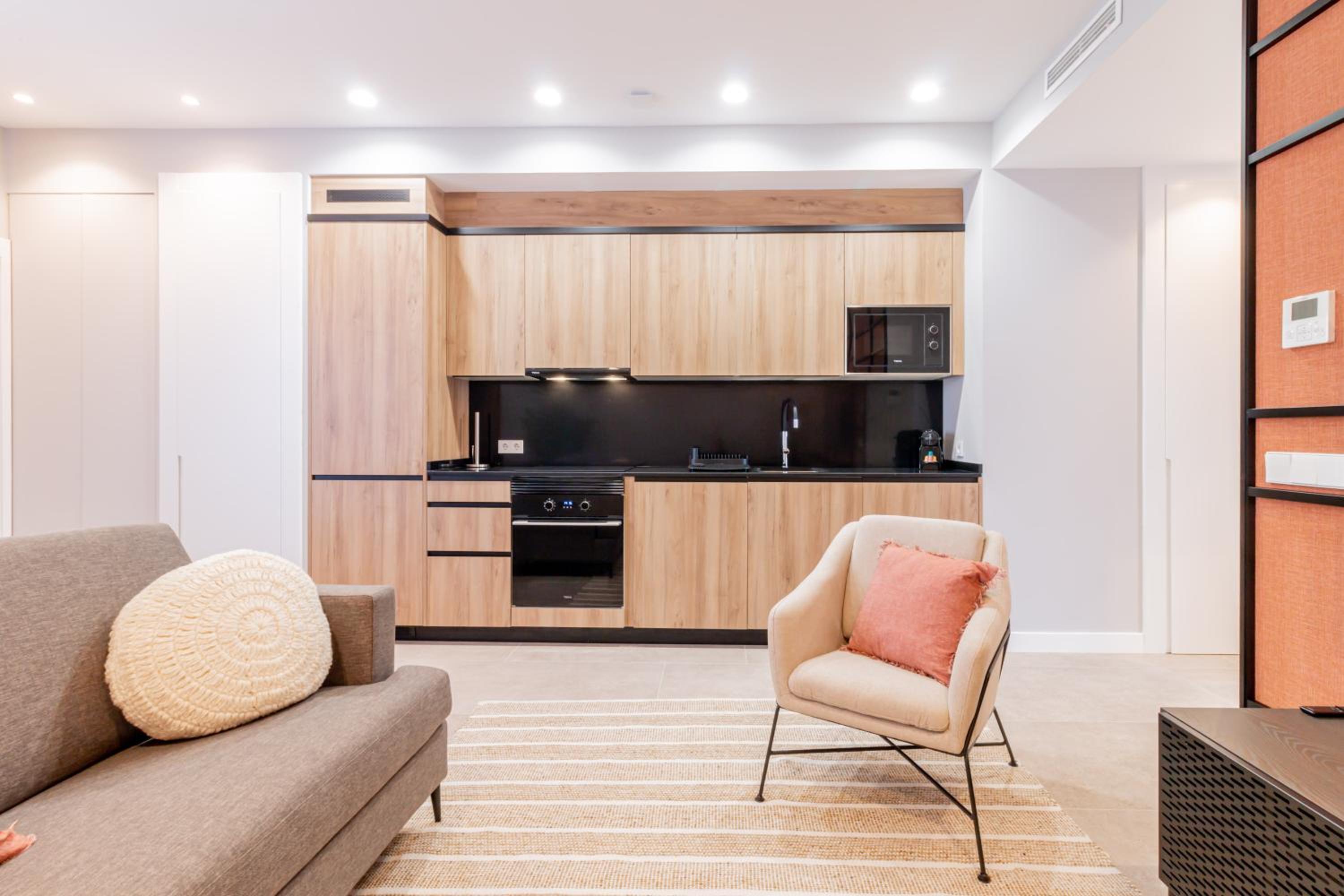 Home Art Apartments Bernabéu