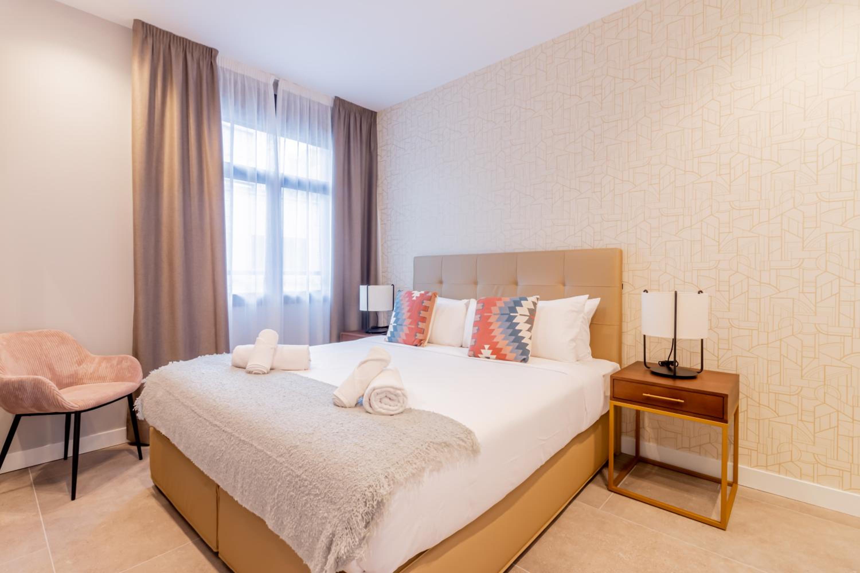 Home Art Apartments Bernabéu