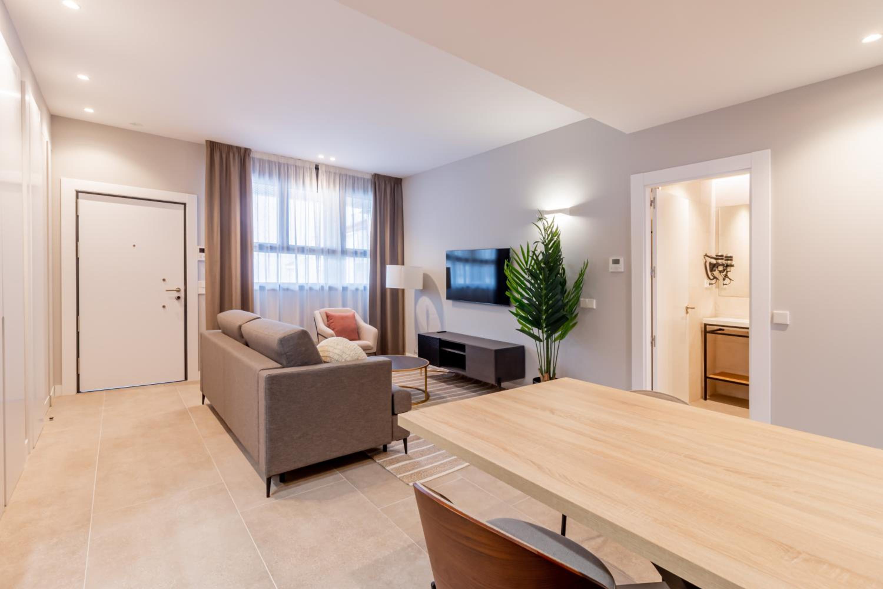 Home Art Apartments Bernabéu