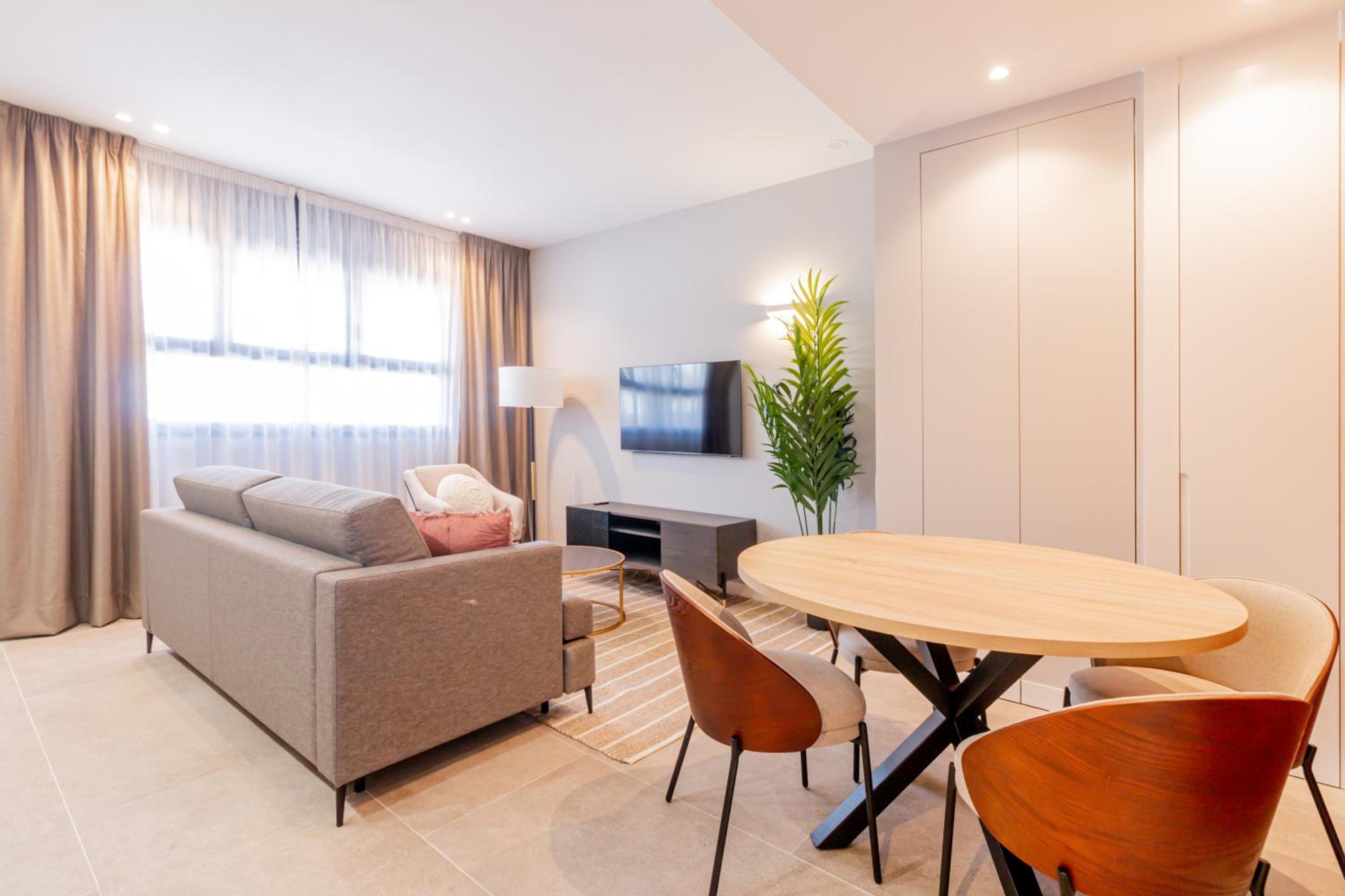 Home Art Apartments Bernabéu