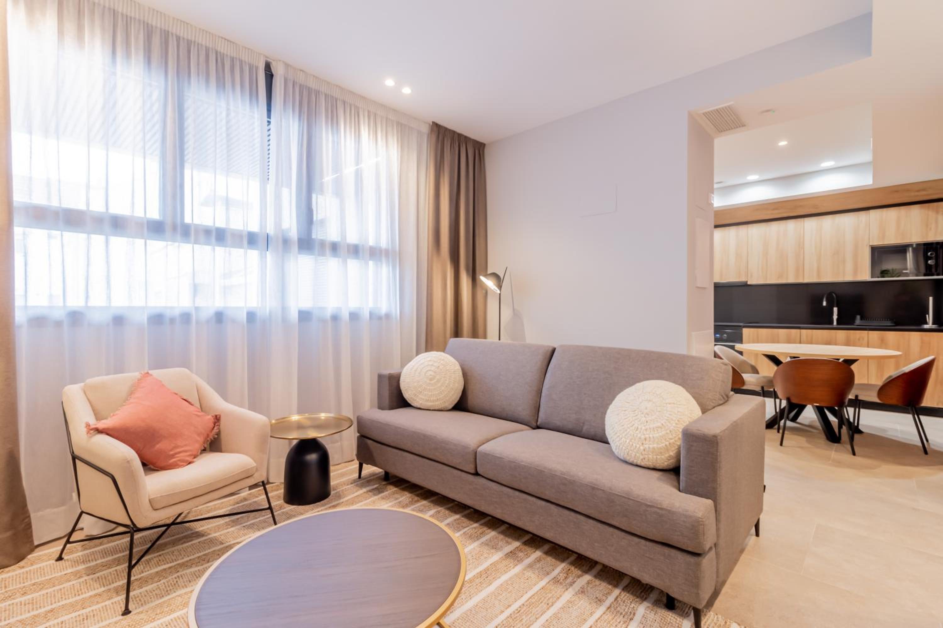 Home Art Apartments Bernabéu