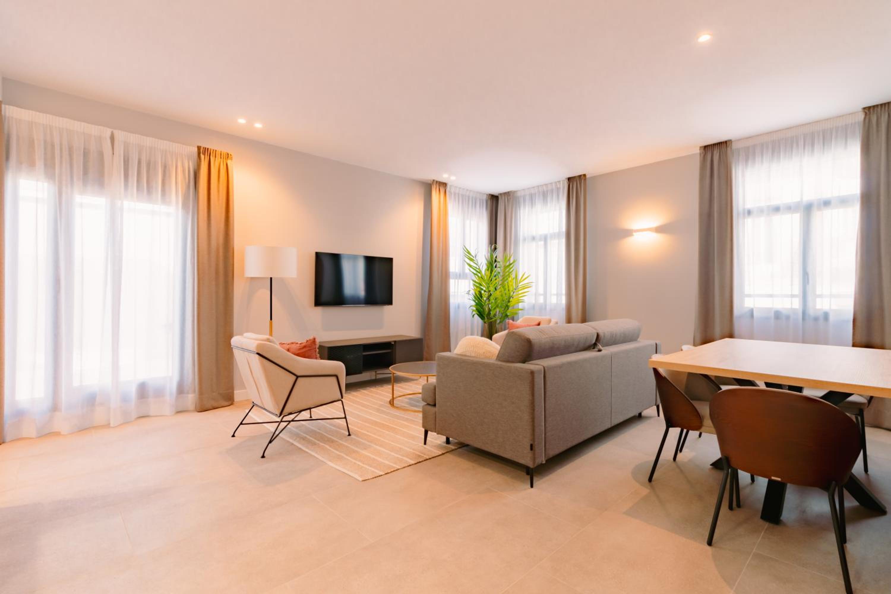 Home Art Apartments Bernabéu
