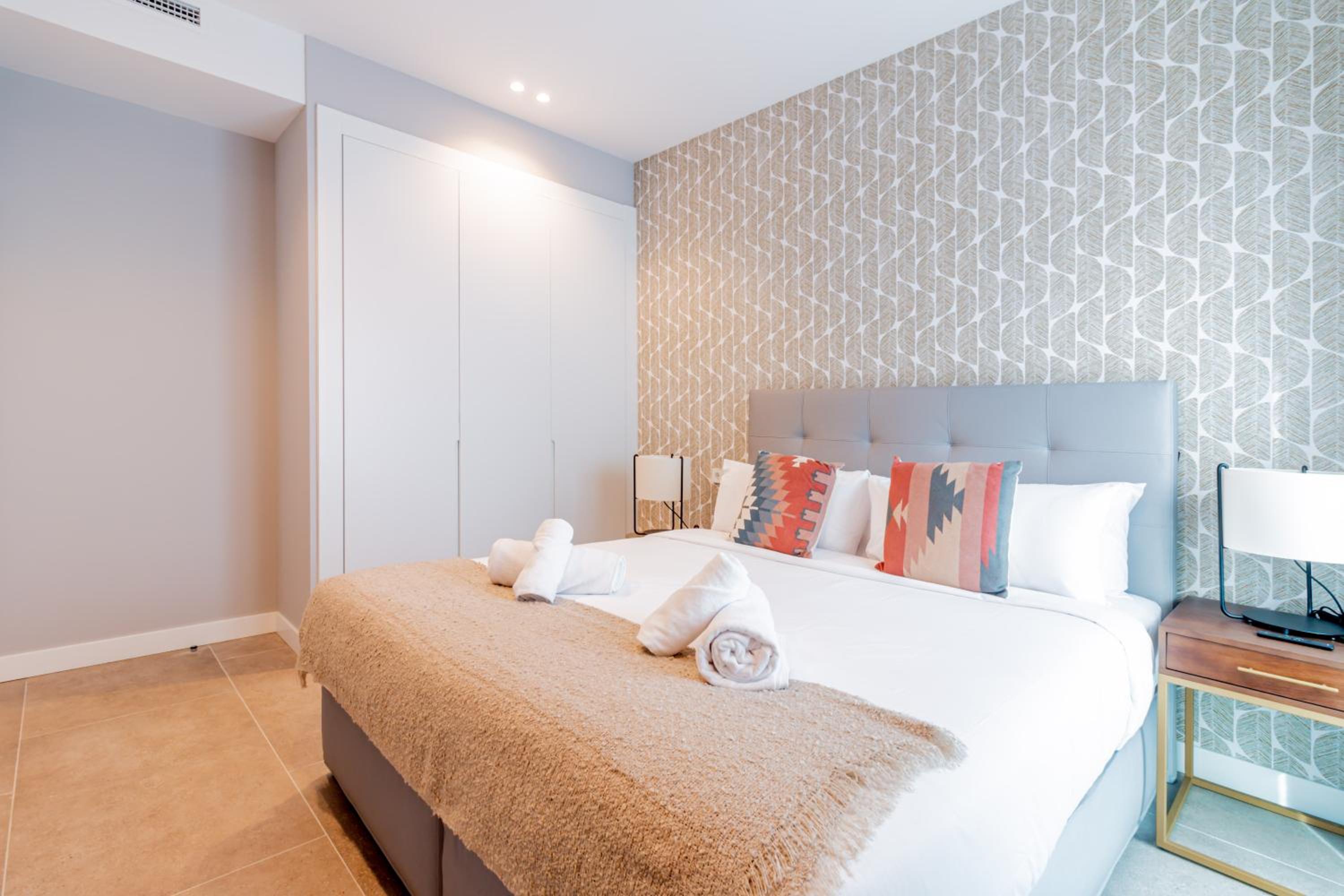 Home Art Apartments Bernabéu