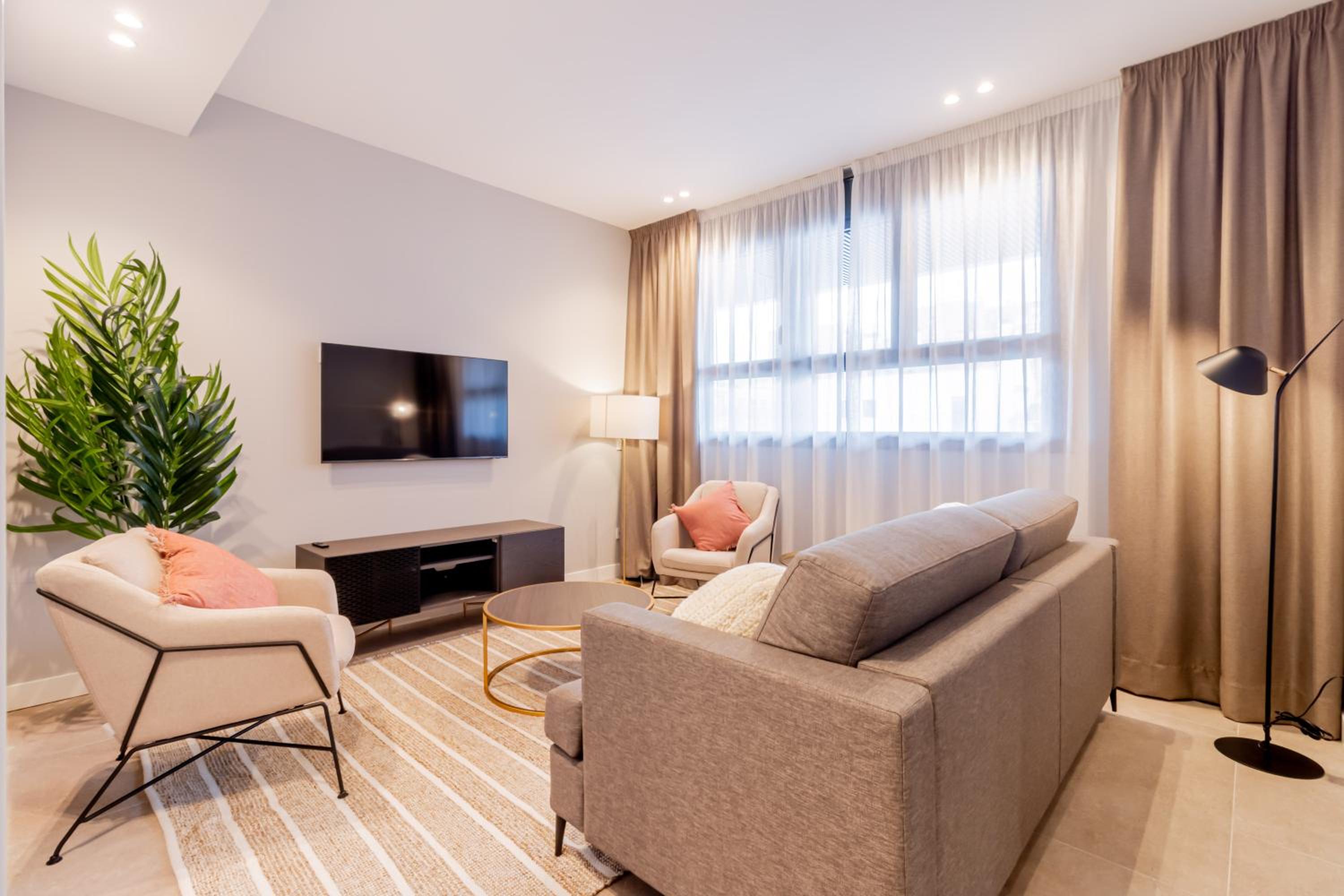 Home Art Apartments Bernabéu
