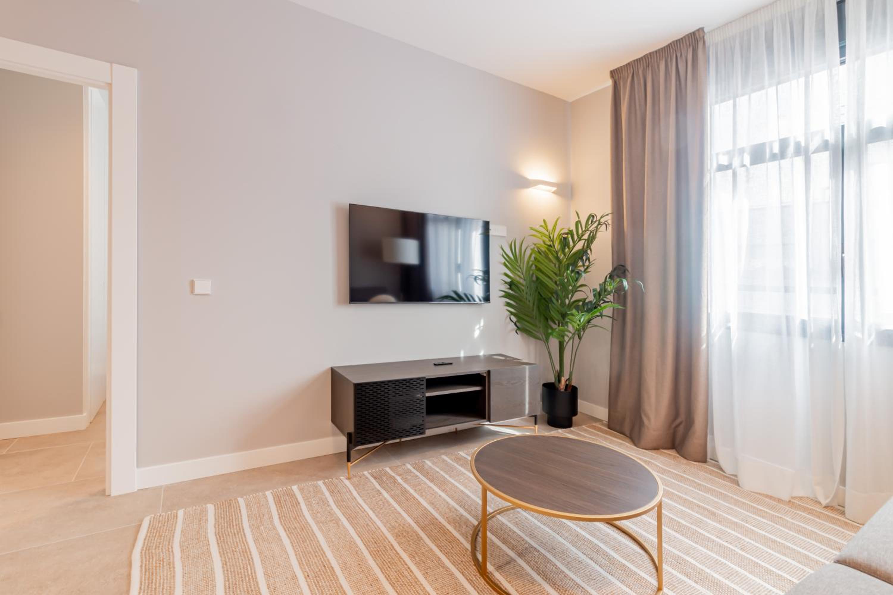 Home Art Apartments Bernabéu