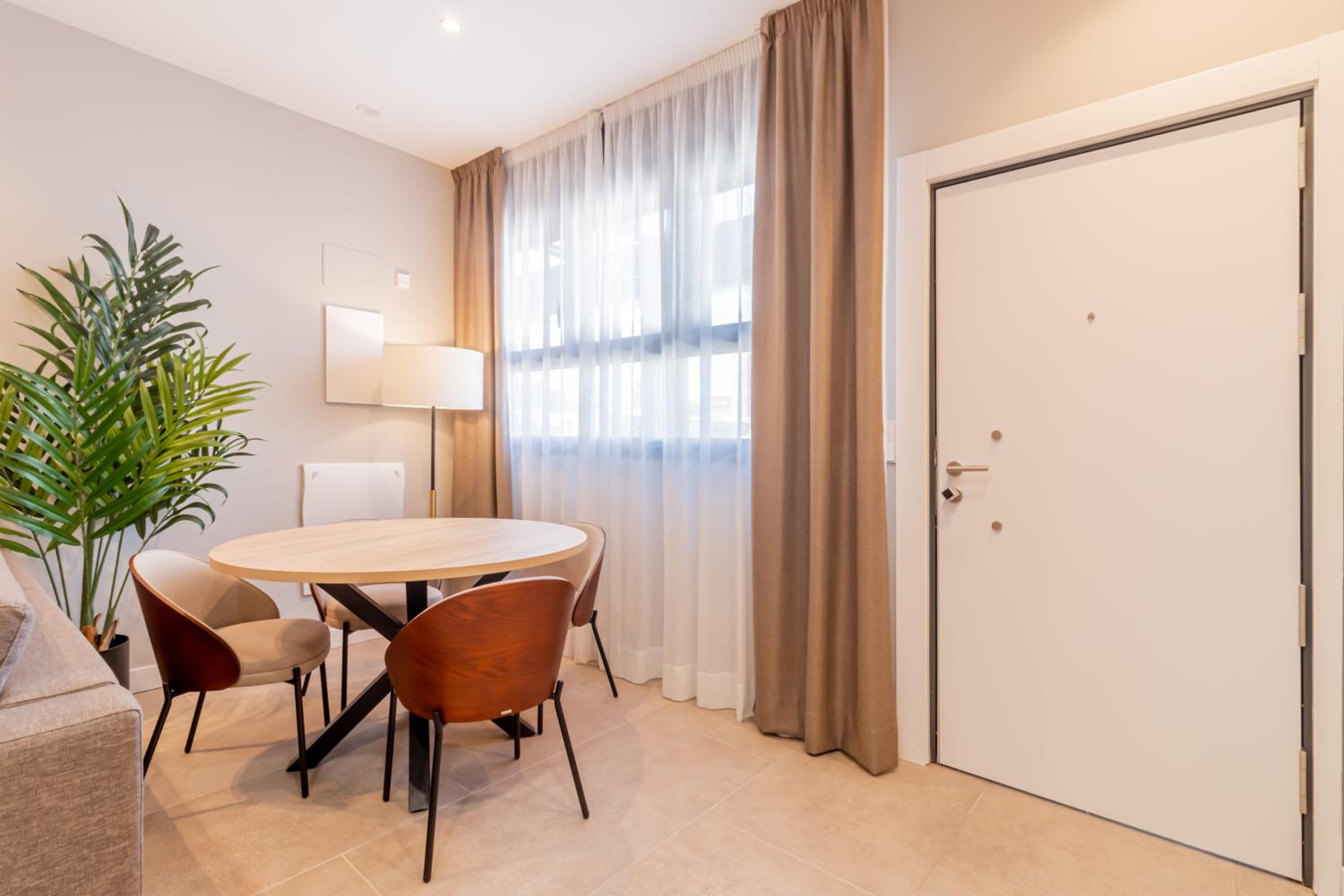 Home Art Apartments Bernabéu