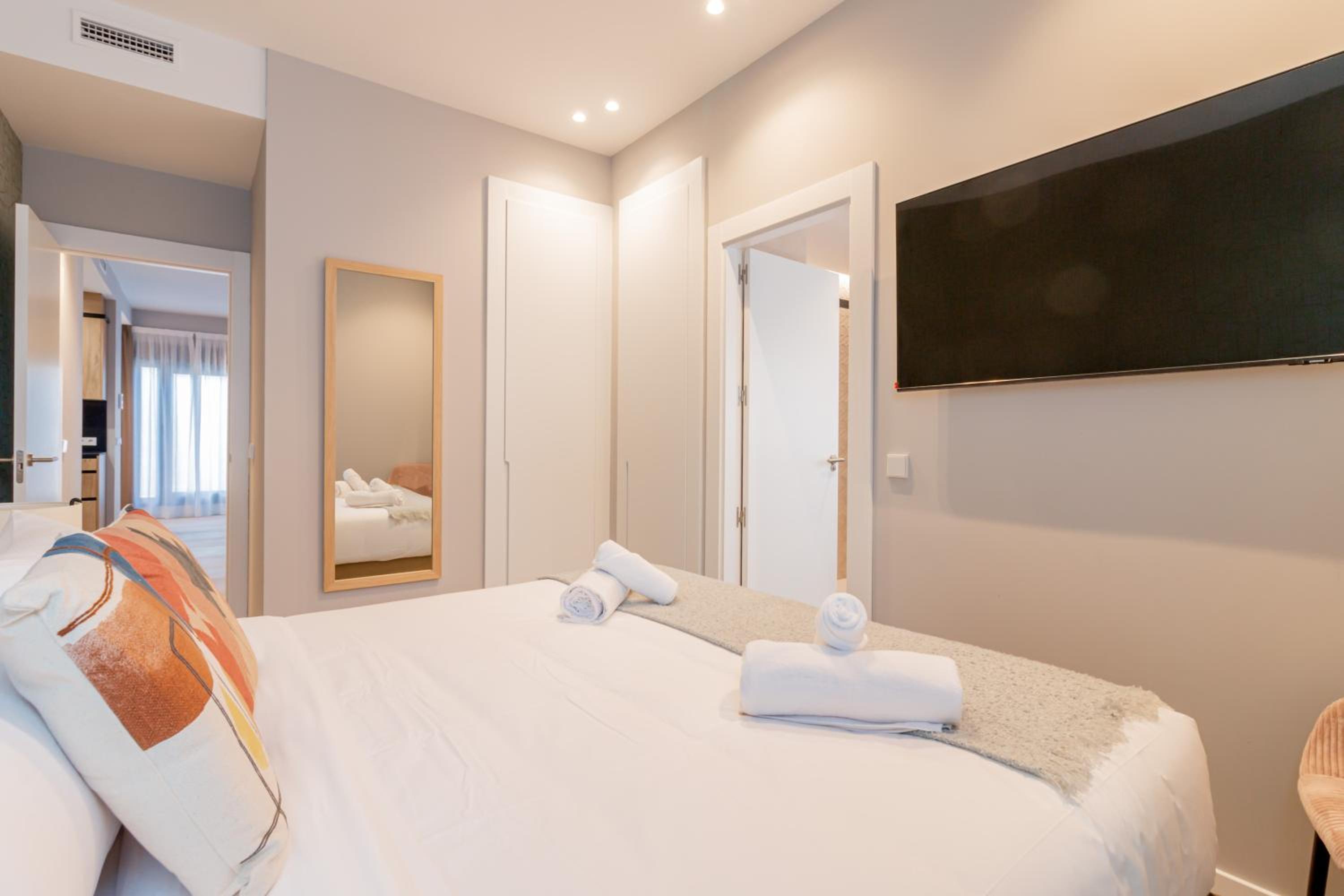 Home Art Apartments Bernabéu