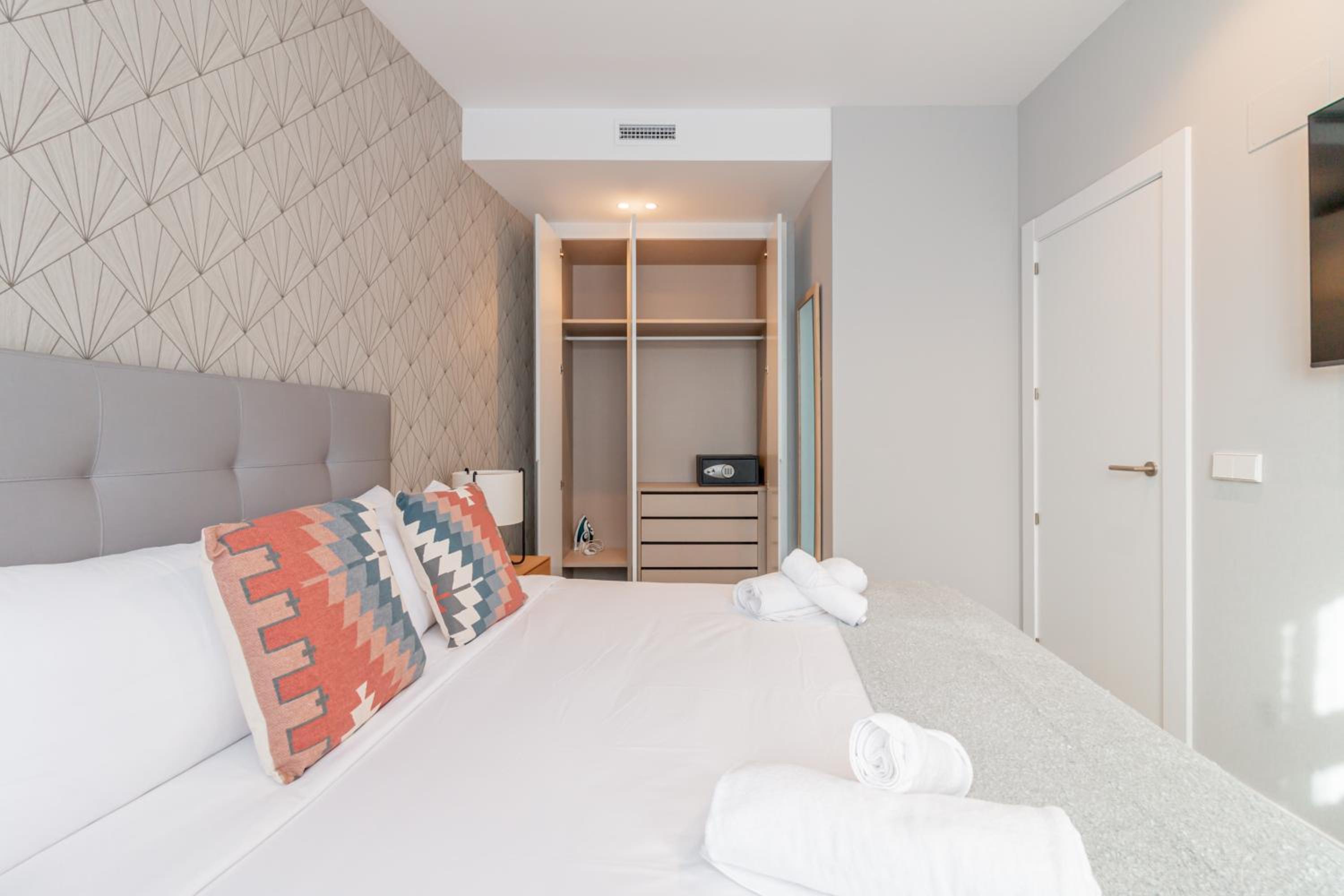 Home Art Apartments Bernabéu