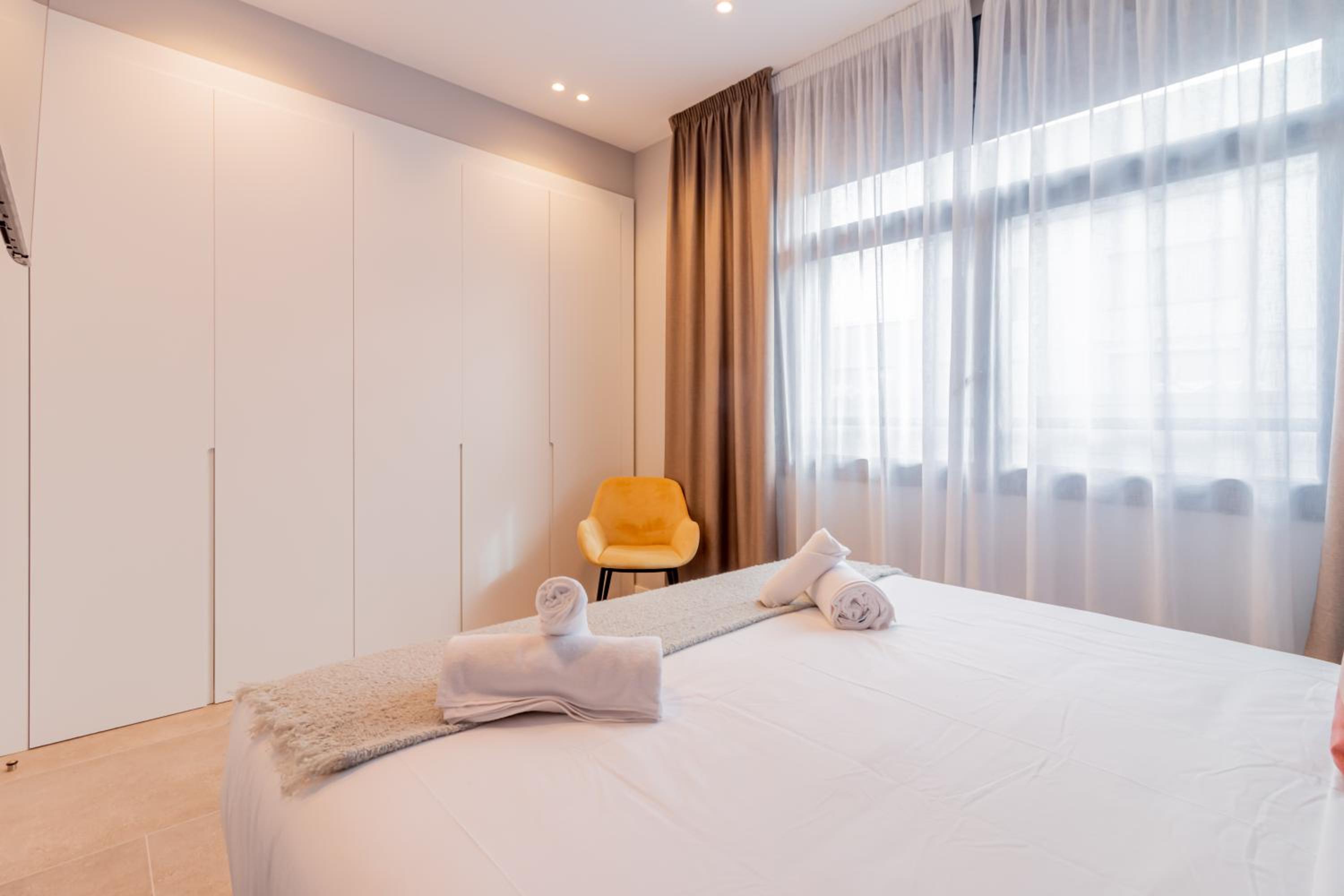 Home Art Apartments Bernabéu