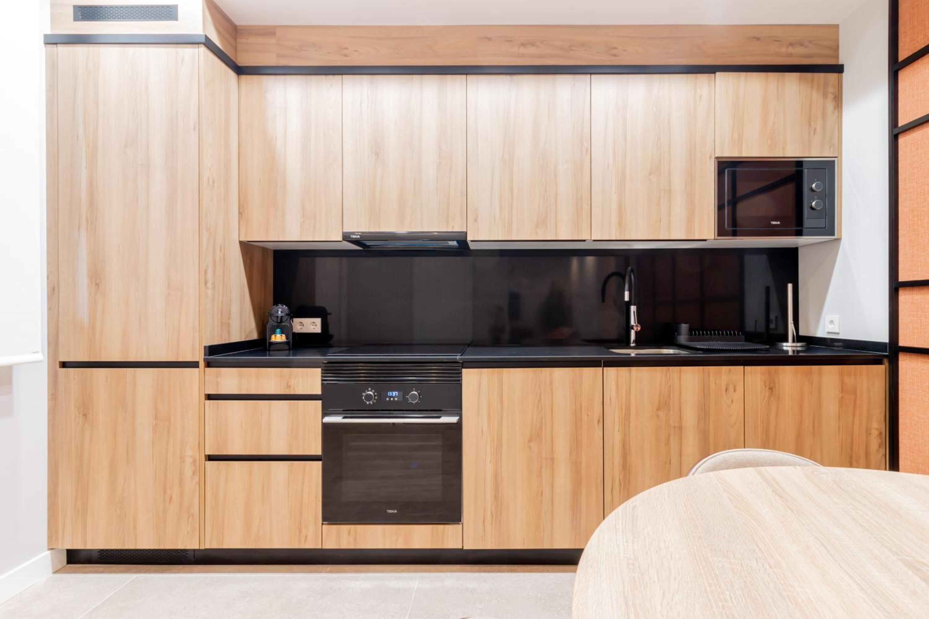 Home Art Apartments Bernabéu