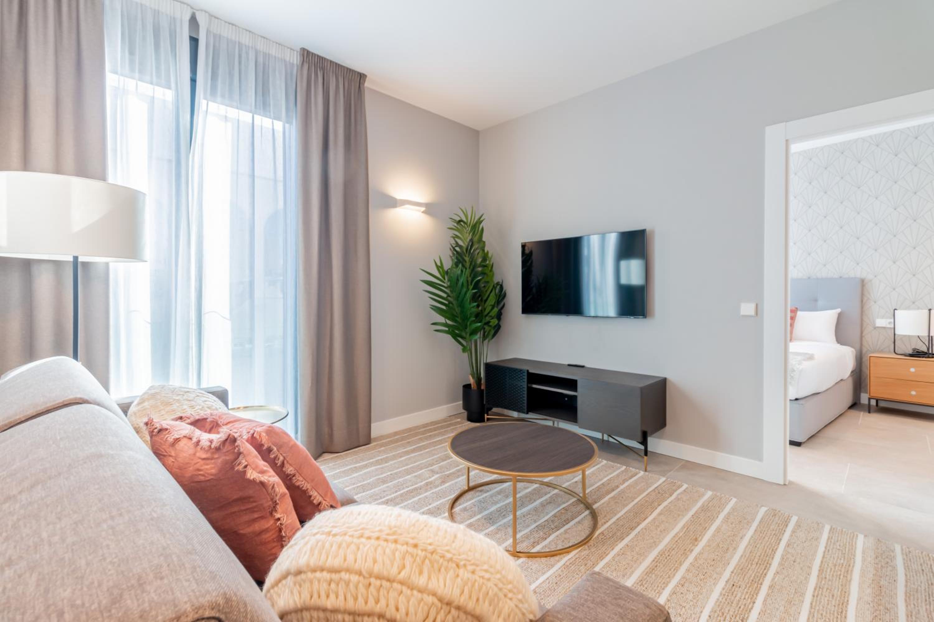 Home Art Apartments Bernabéu