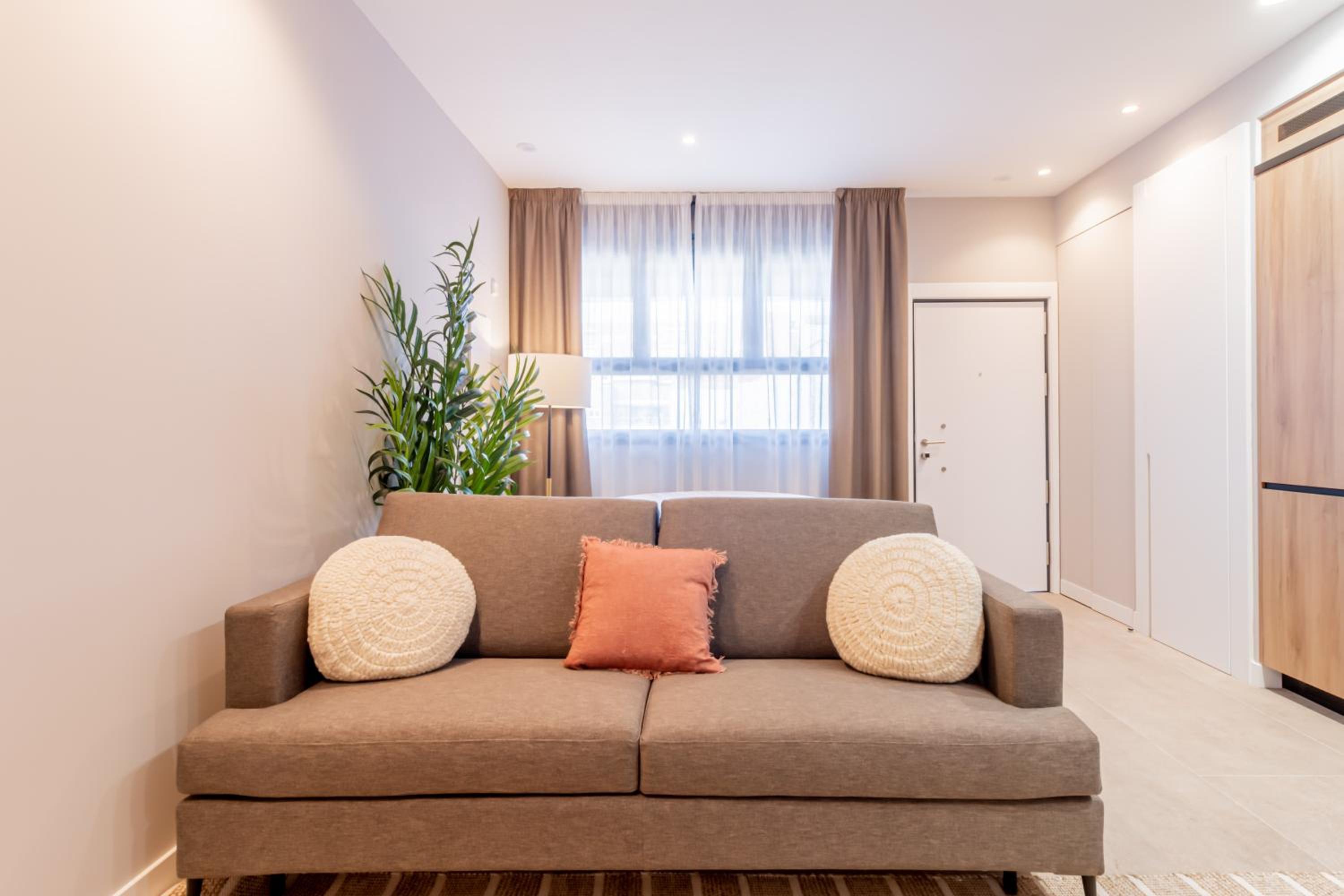 Home Art Apartments Bernabéu