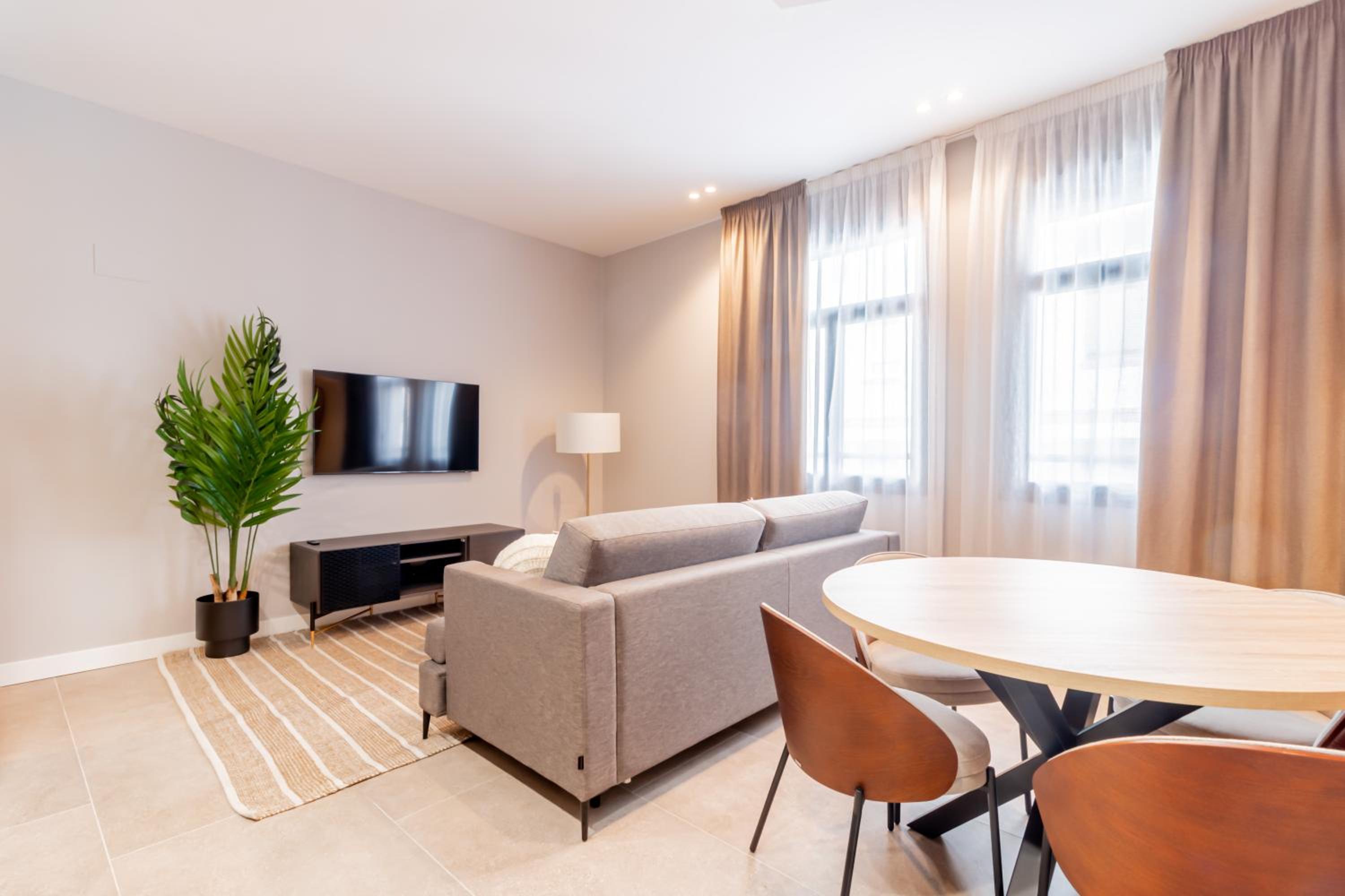 Home Art Apartments Bernabéu