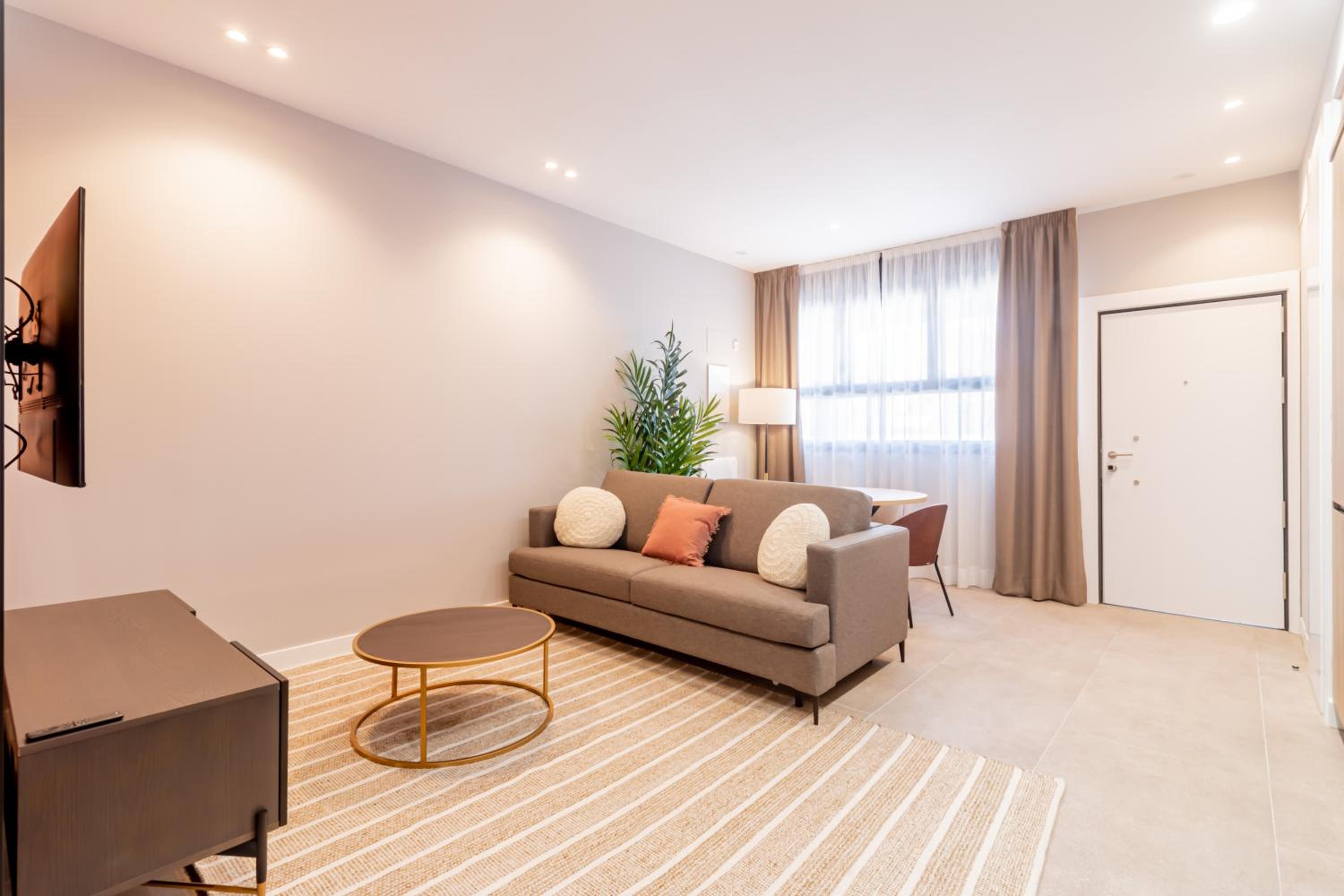 Home Art Apartments Bernabéu