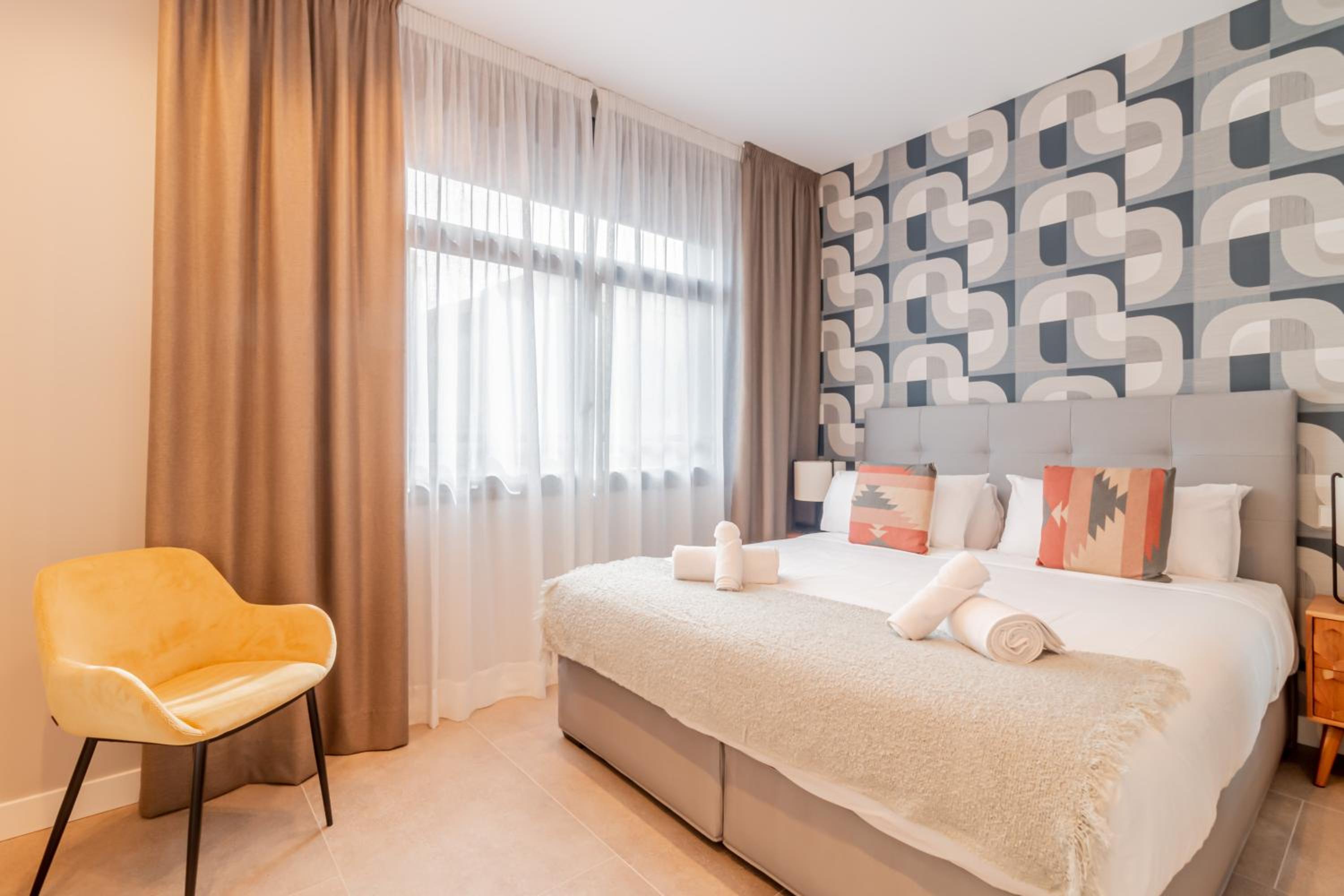 Home Art Apartments Bernabéu