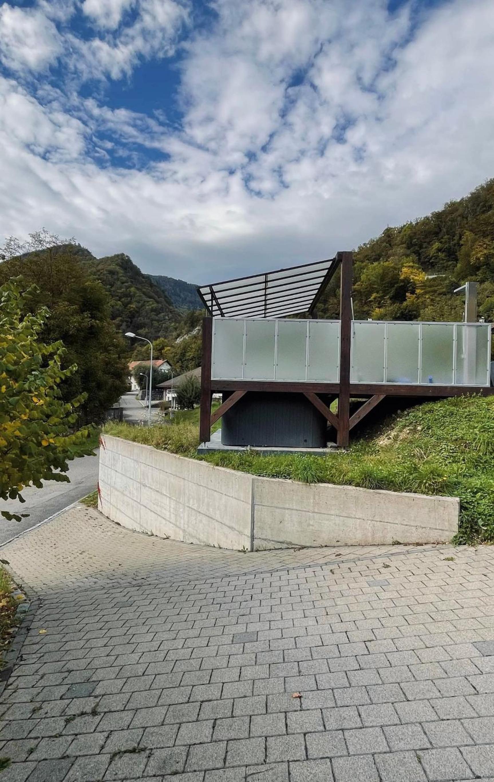 Spacious Family Home - Train Access, Swim Spa, Veranda, Pétanque, Perfect Base