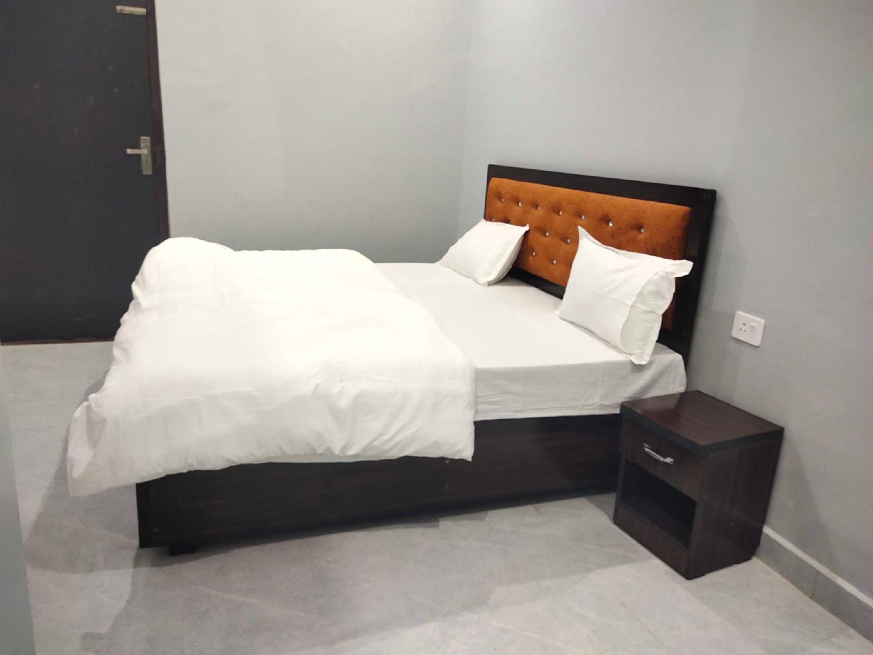 OYO Home Hotel Siya Bihari & Banquet Hall view 2