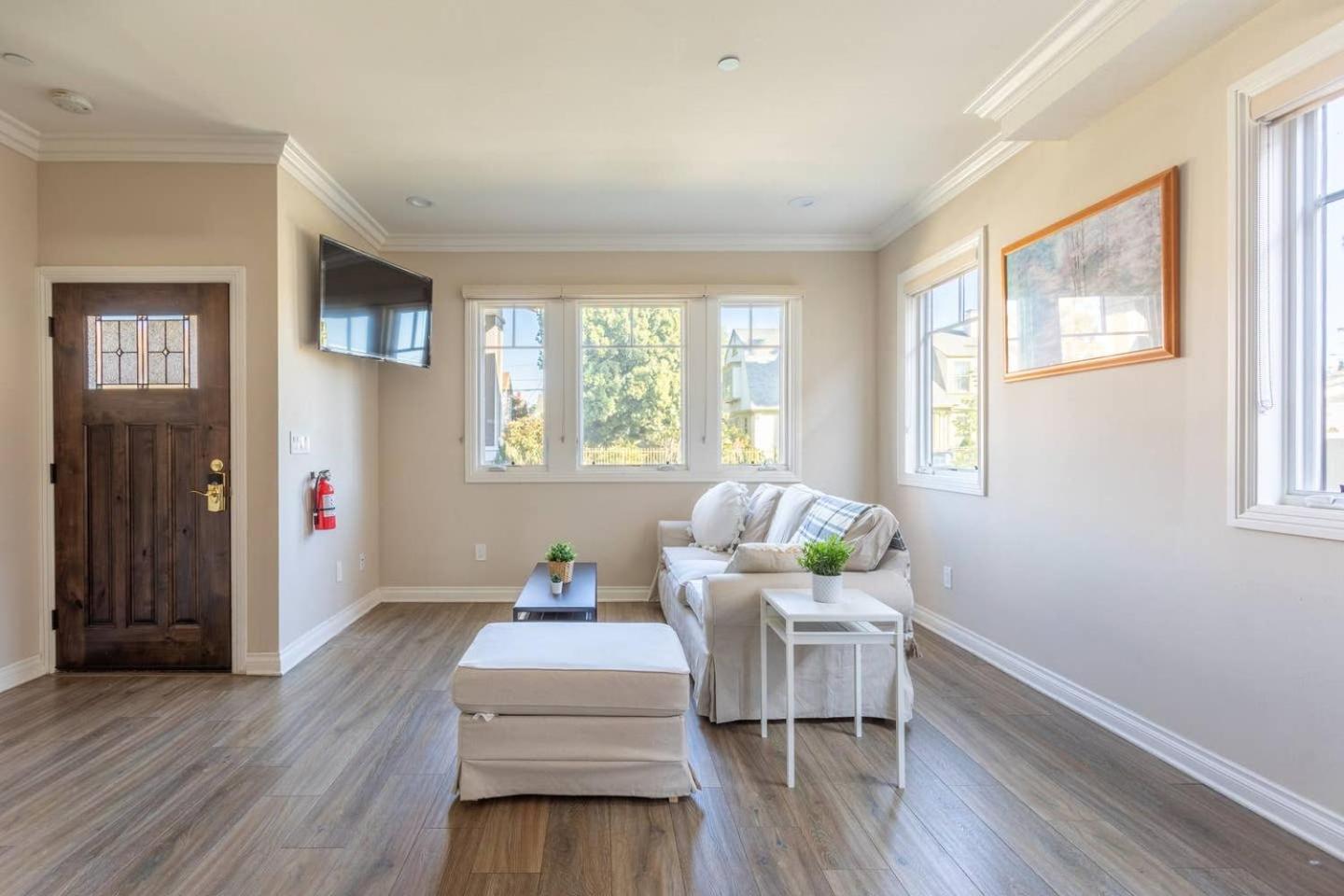 Getaway 4BR Home in the Heart of LA