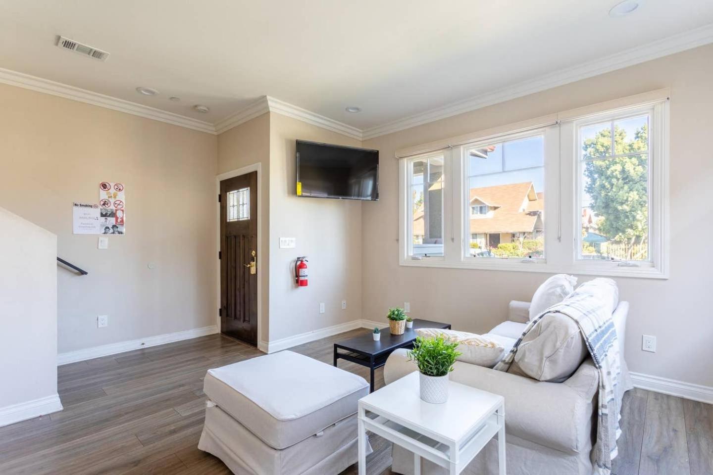 Getaway 4BR Home in the Heart of LA