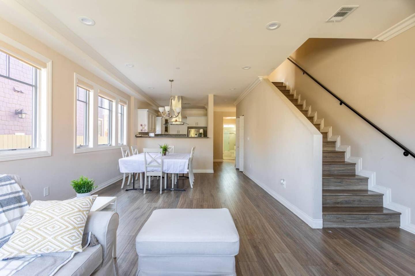 Getaway 4BR Home in the Heart of LA