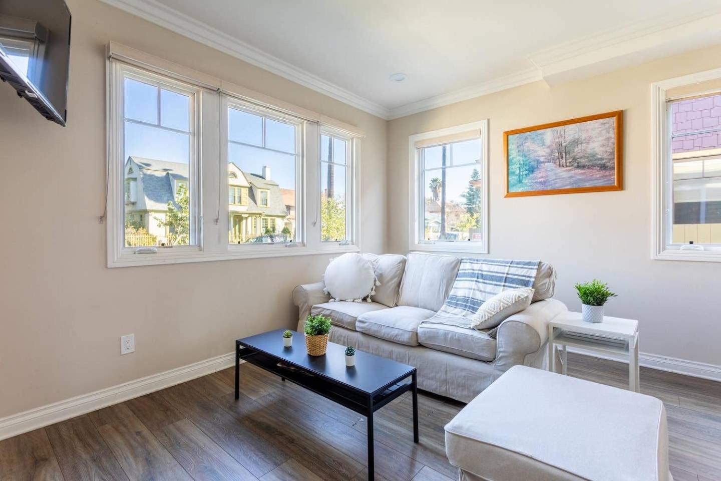Getaway 4BR Home in the Heart of LA