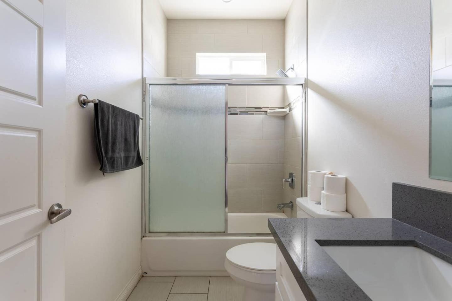 Getaway 4BR Home in the Heart of LA