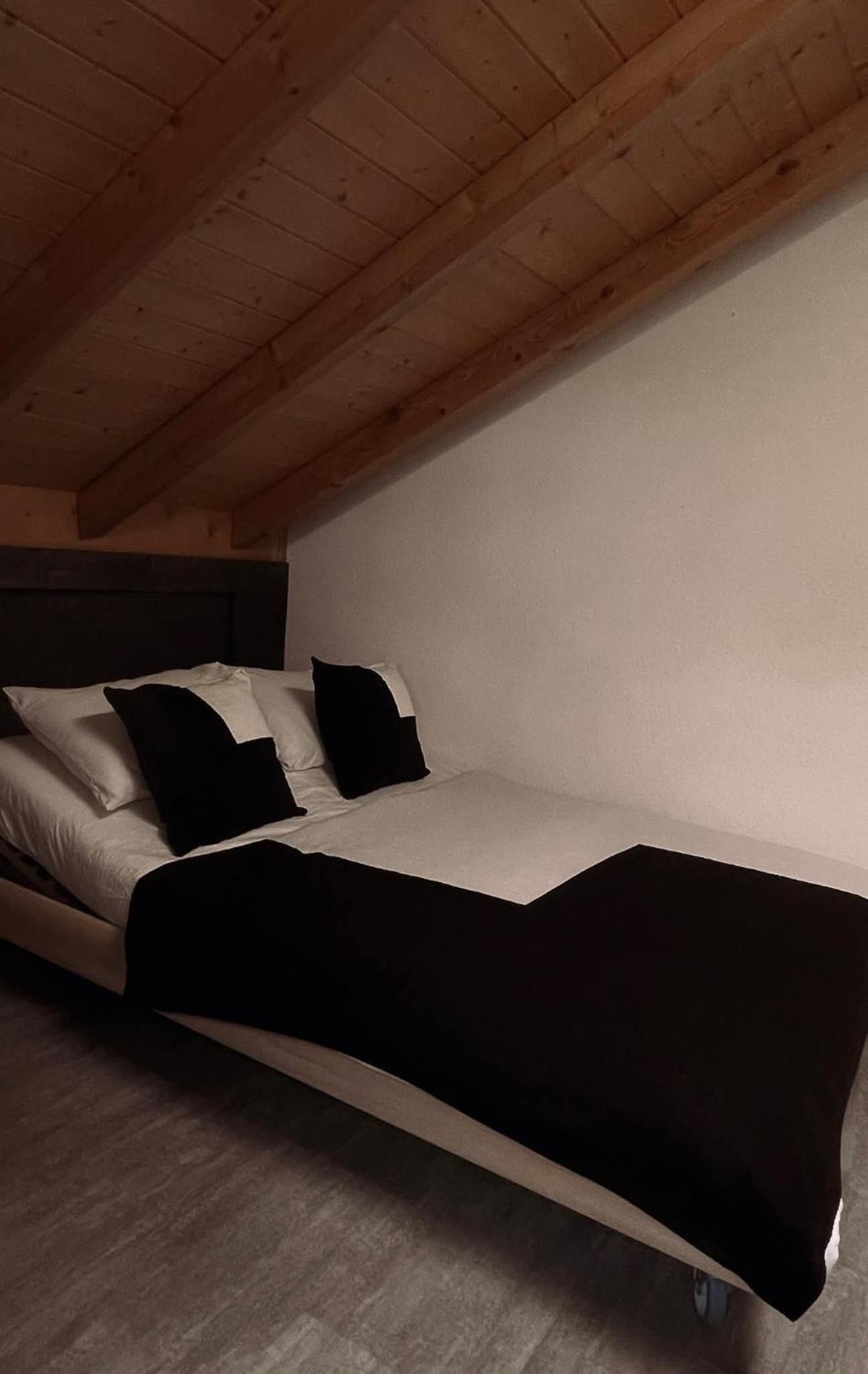 Spacious Family Home - Train Access, Swim Spa, Veranda, Pétanque, Perfect Base
