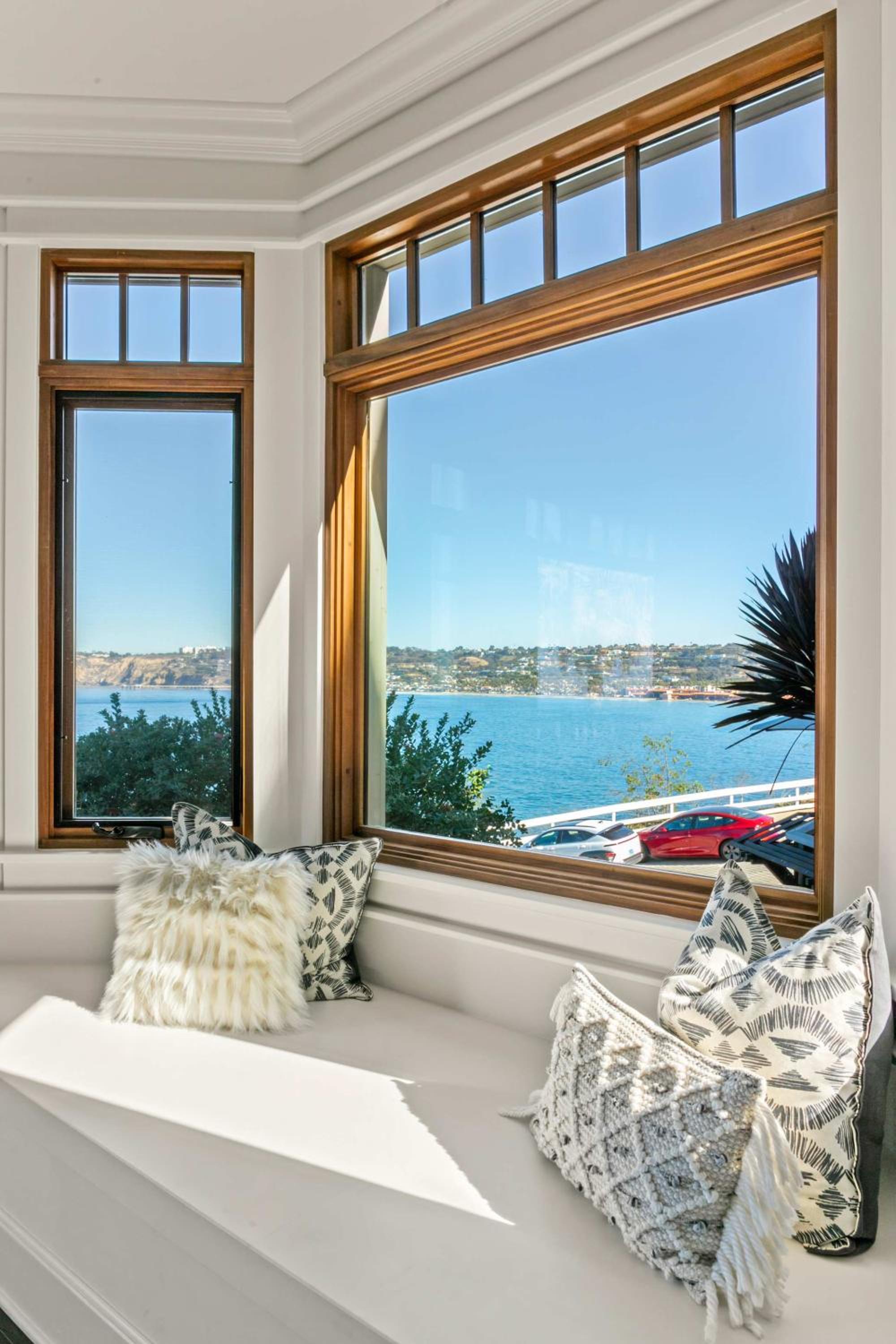 La Jolla Cove-Oceanfront 5600SF 3BR+Loft 5BA House best Villiage location walk everywhere view 4