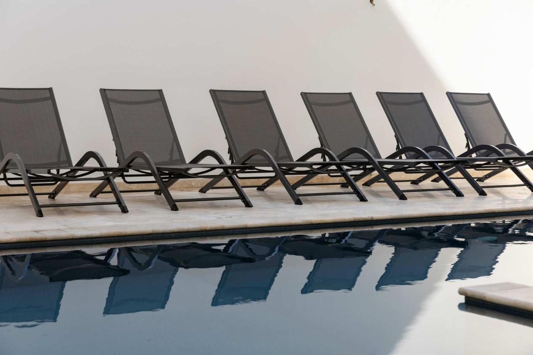 Bonaire Beach Apartment 2 with communal pool and diving facilities
