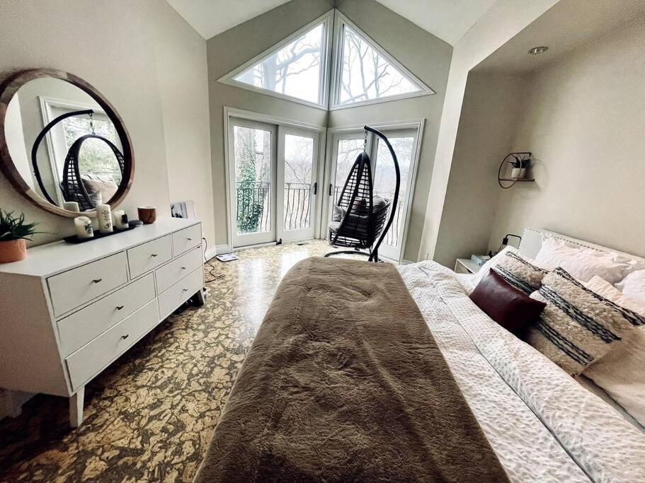 Riverside Luxury Getaway with Hot Tub and Sauna