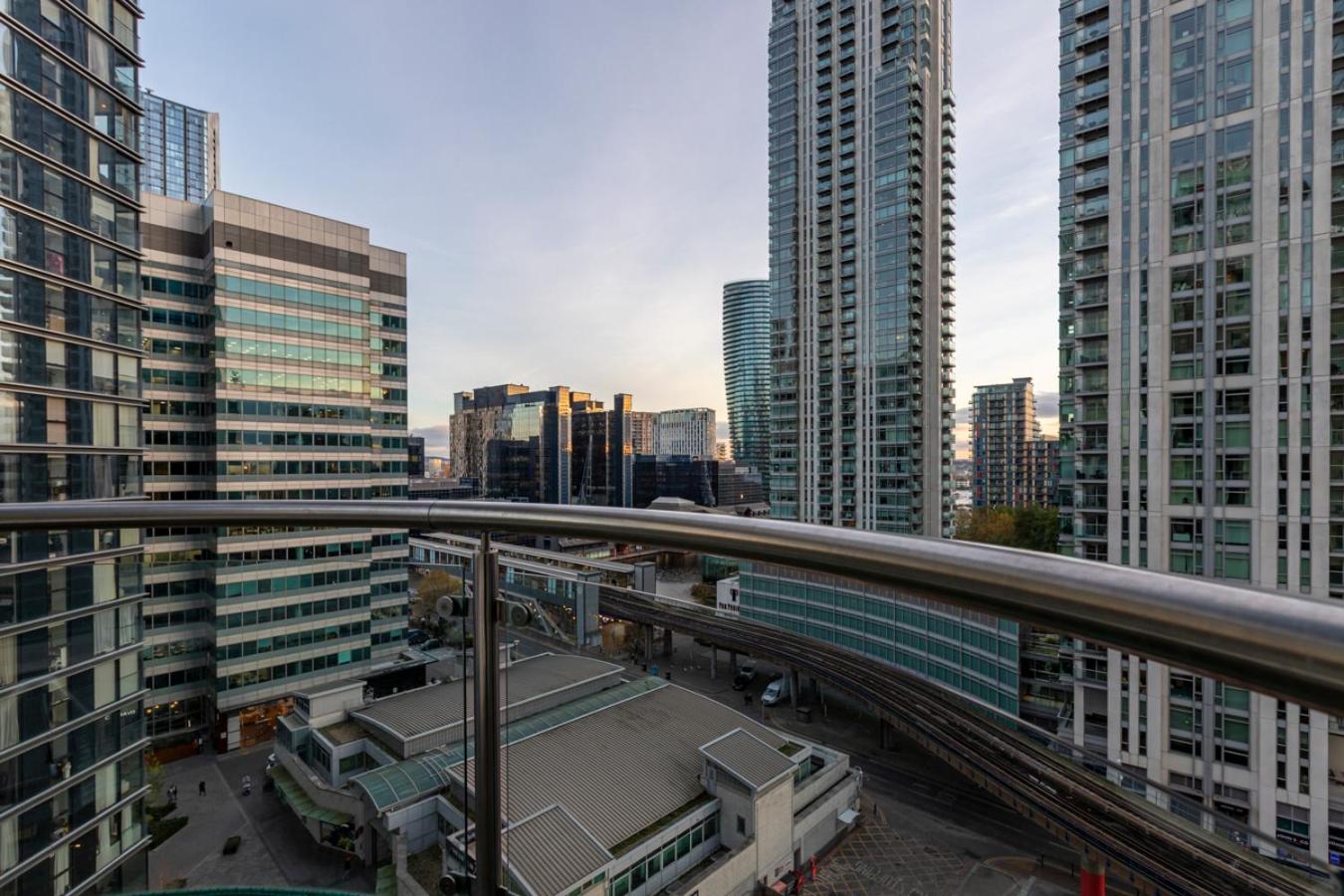 City Waterfront Apartments