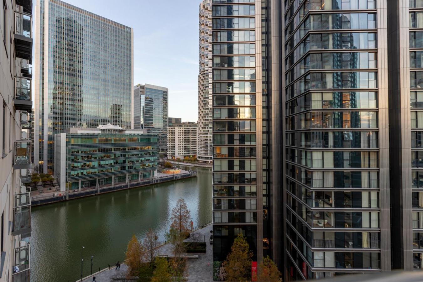 City Waterfront Apartments