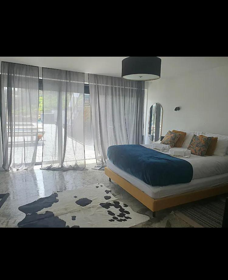 Principal house 7 view 4