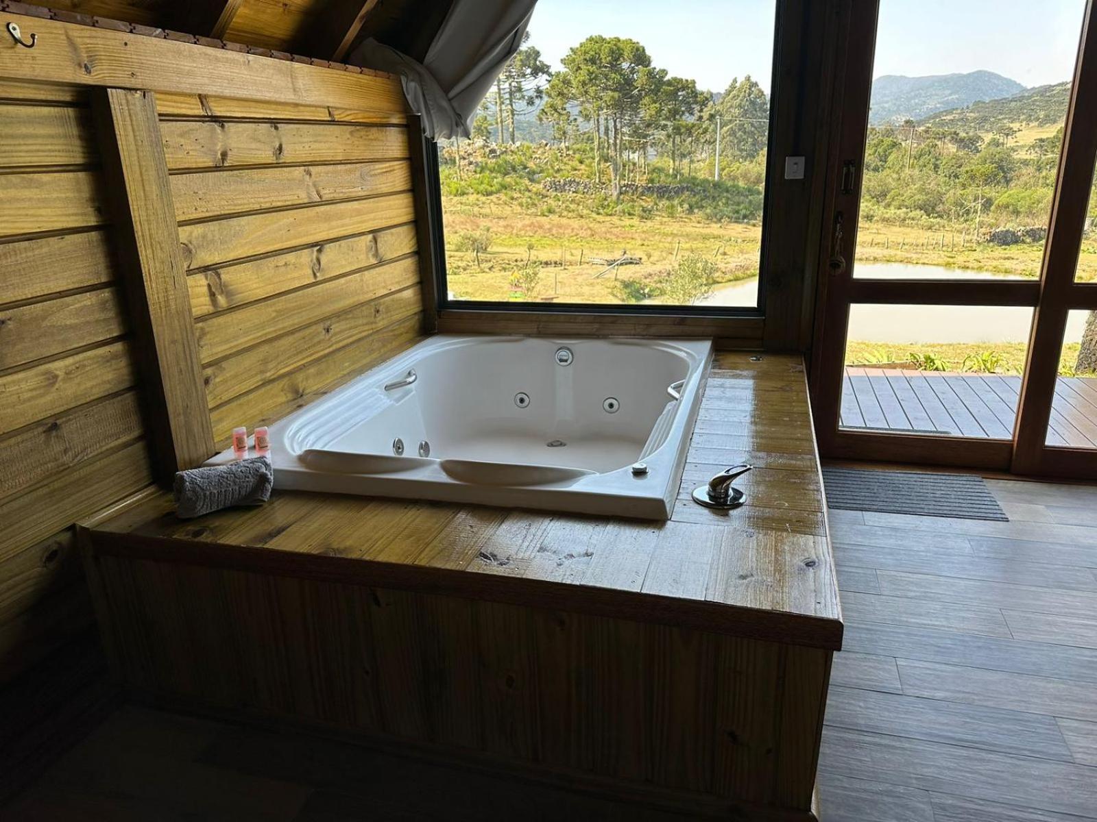 Refugio Brognoli - Chalé com Banheira de Hidromassagem
