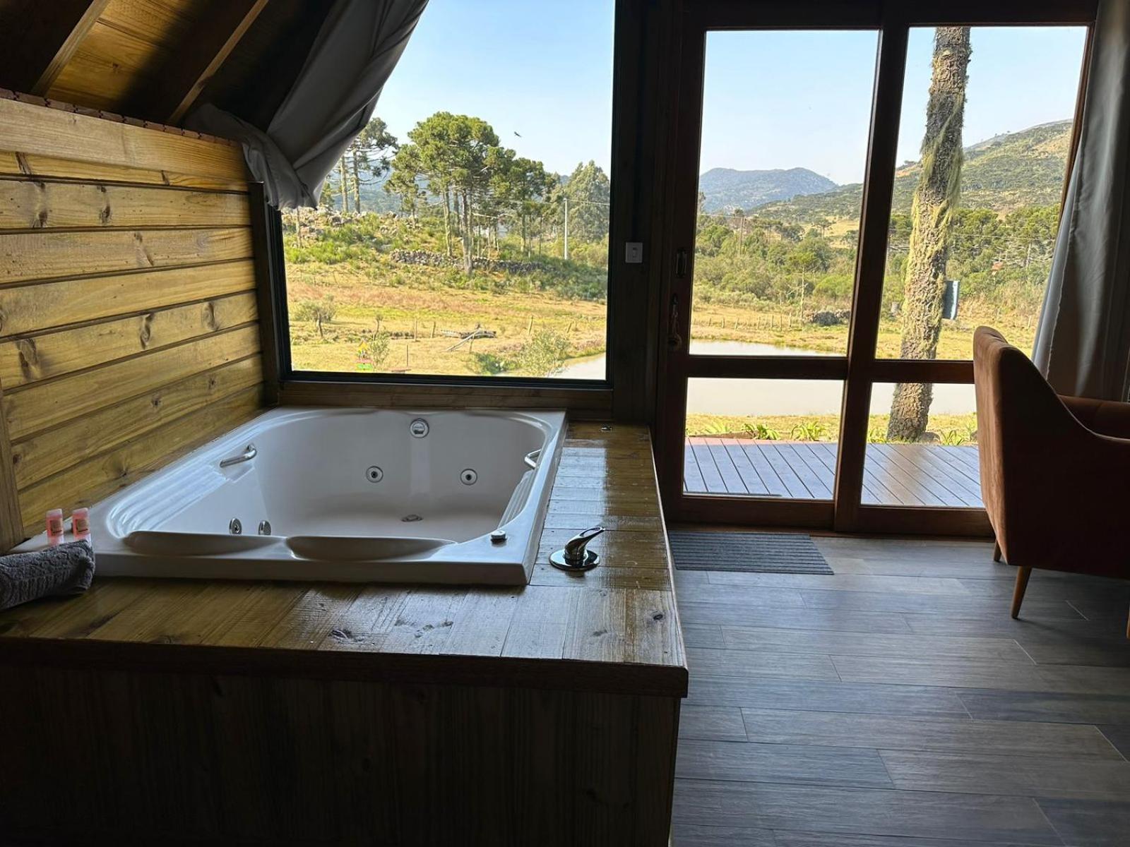 Refugio Brognoli - Chalé com Banheira de Hidromassagem