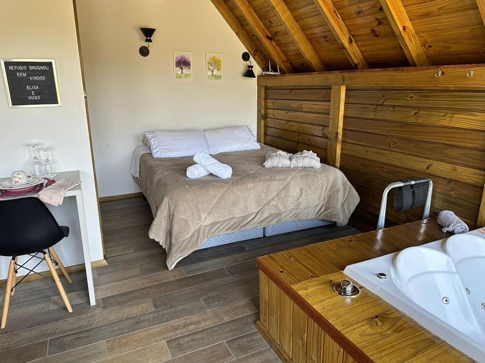 Refugio Brognoli - Chalé com Banheira de Hidromassagem
