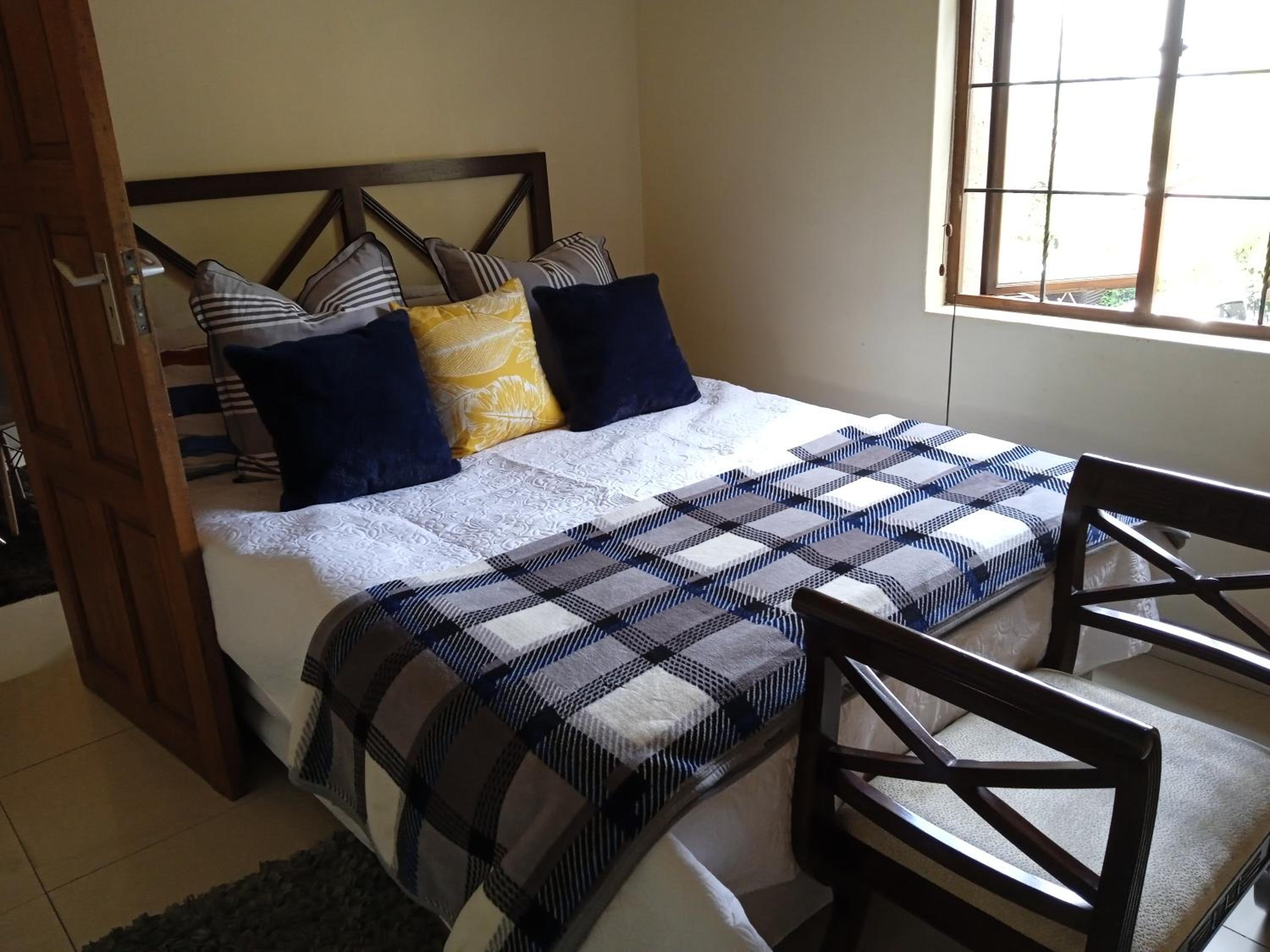 Aloha Lodge 2 Bedroom Apartment near Menlyn Sleeps 4 view 5