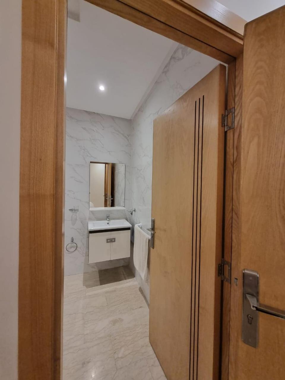Cosy Aparts, 2BR, downtown, near tramway view 4