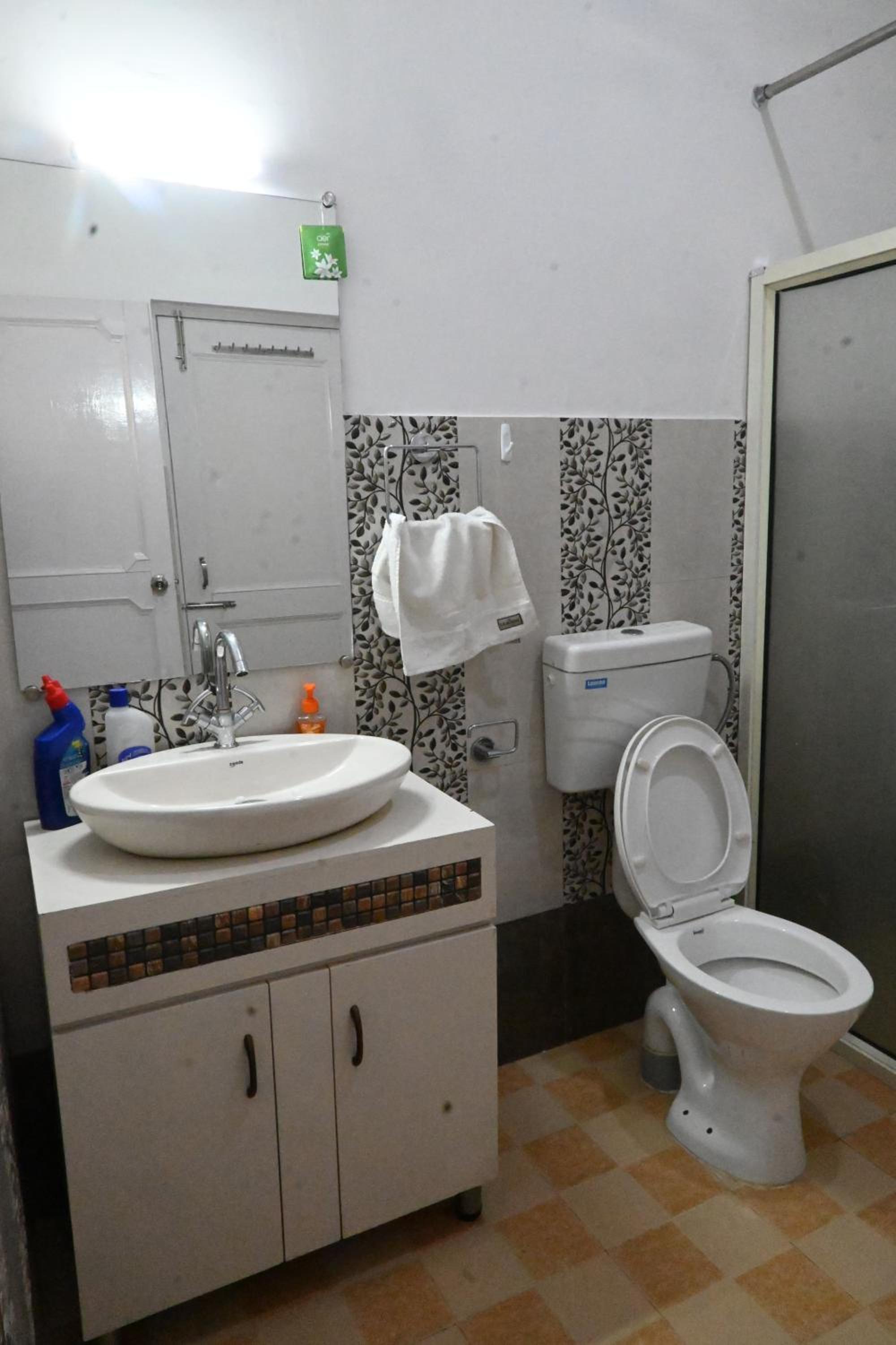 BIR ROOMS & Cottages view 2