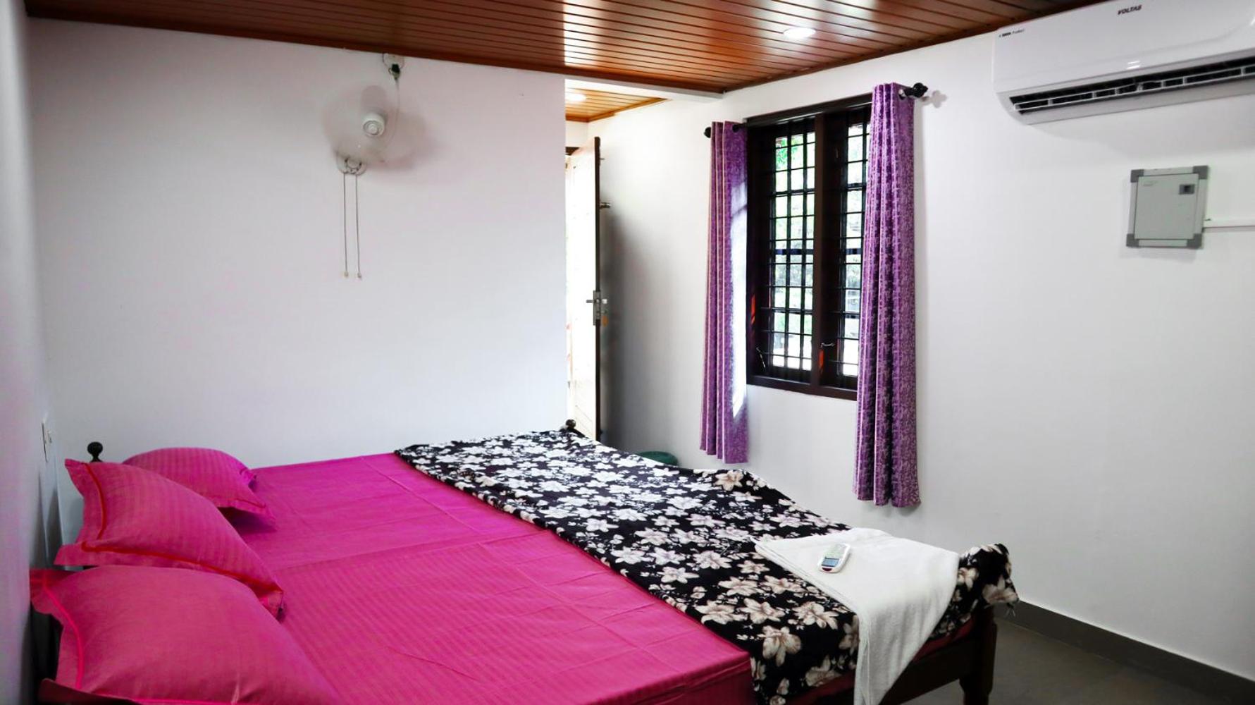 Bougainvillea Beach House - Cherai view 5