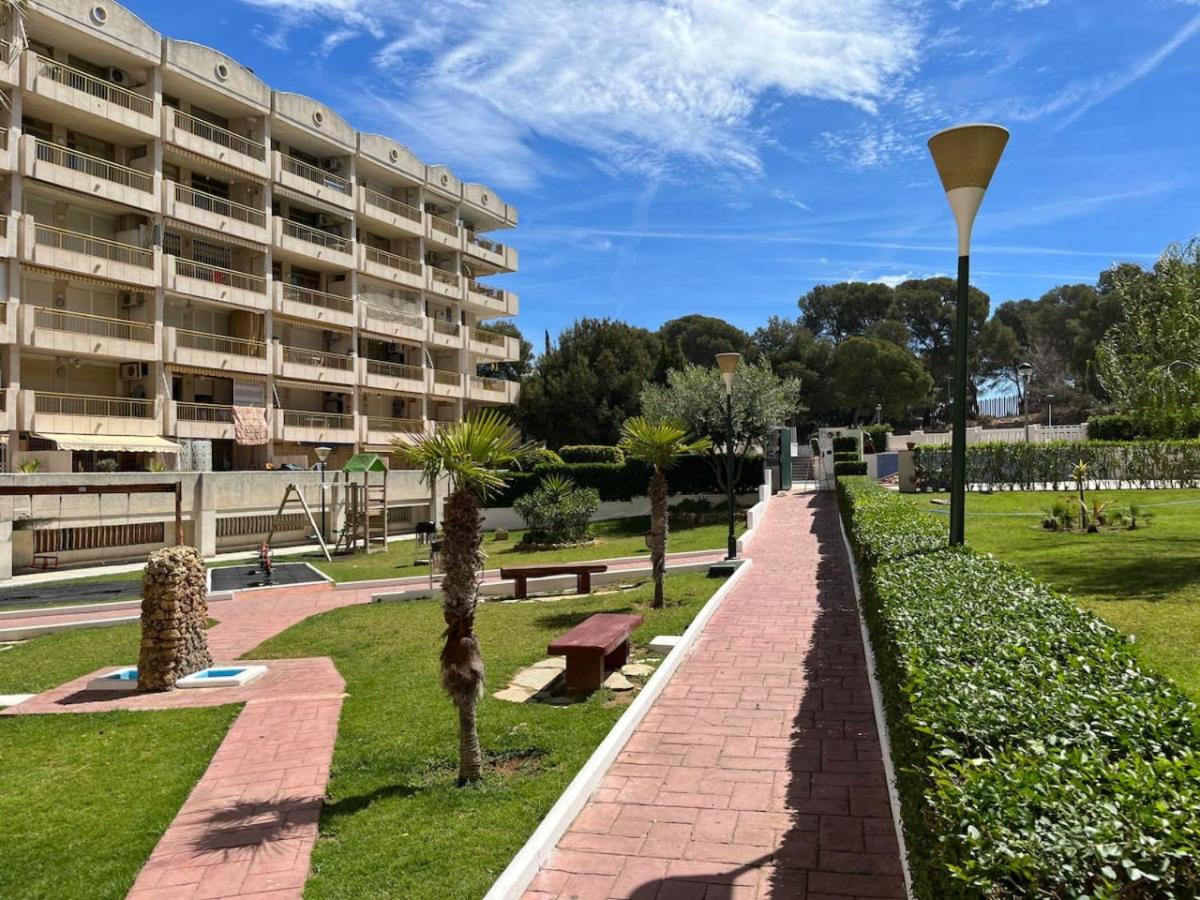 Salou Chill Cozy Warm Pool Port Aventura