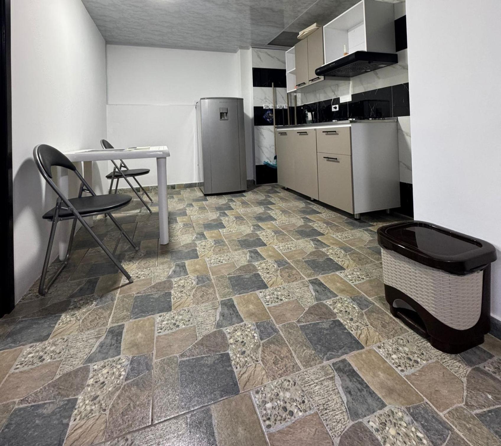 San Carlos Apartaestudio céntrico con cocina en Choachí